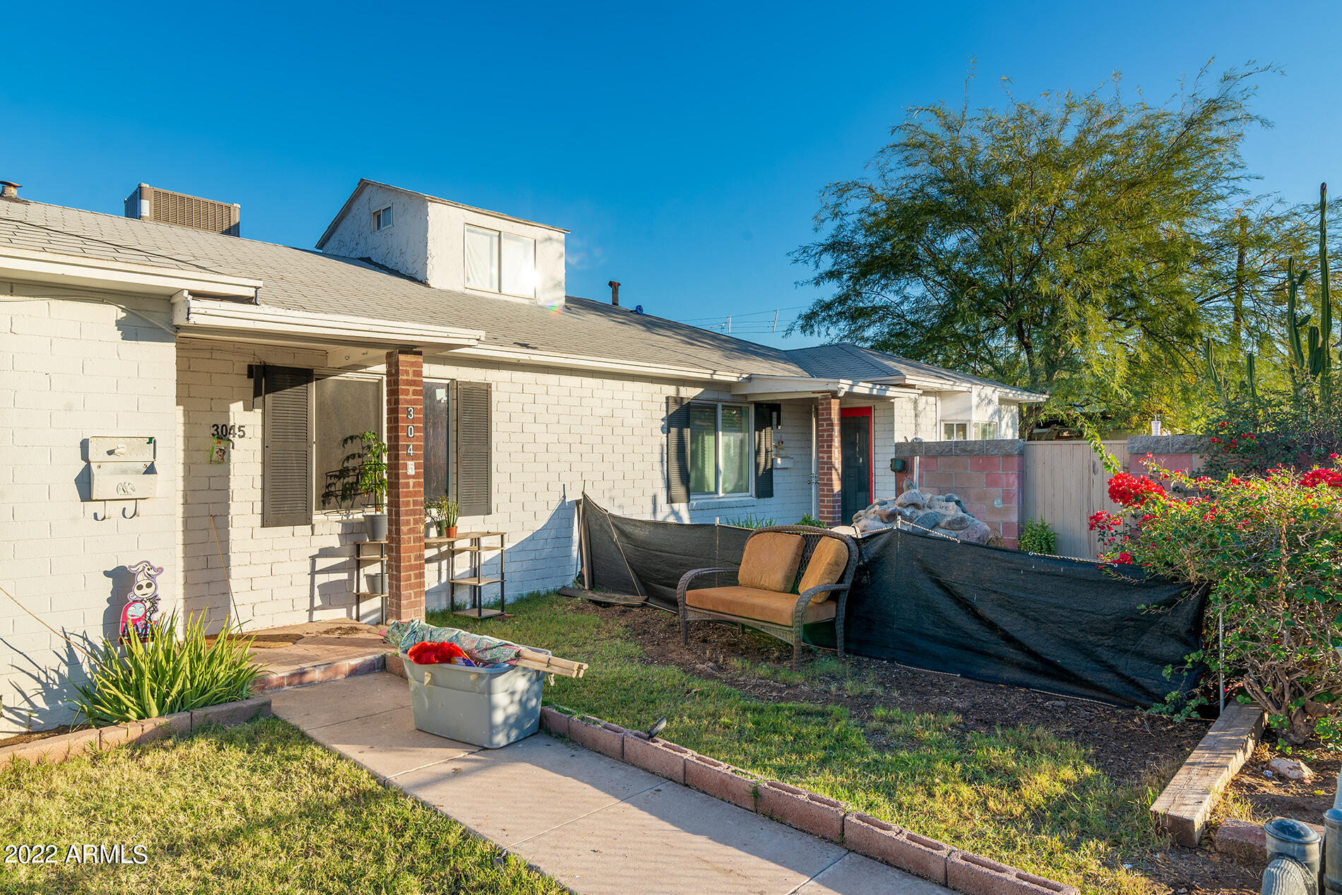 1801 E EARLL Drive