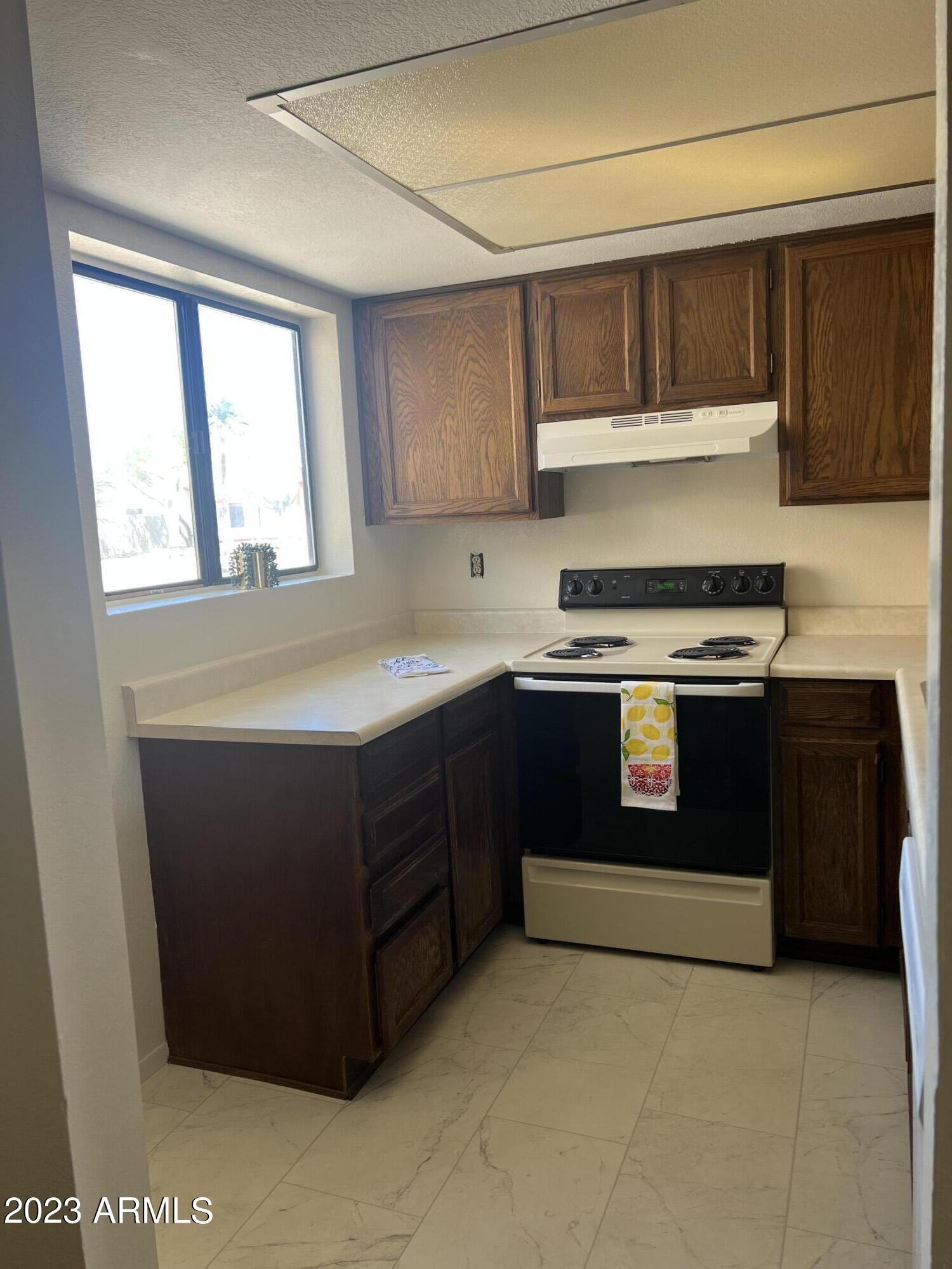 8257 W Santa Cruz Boulevard, 103
