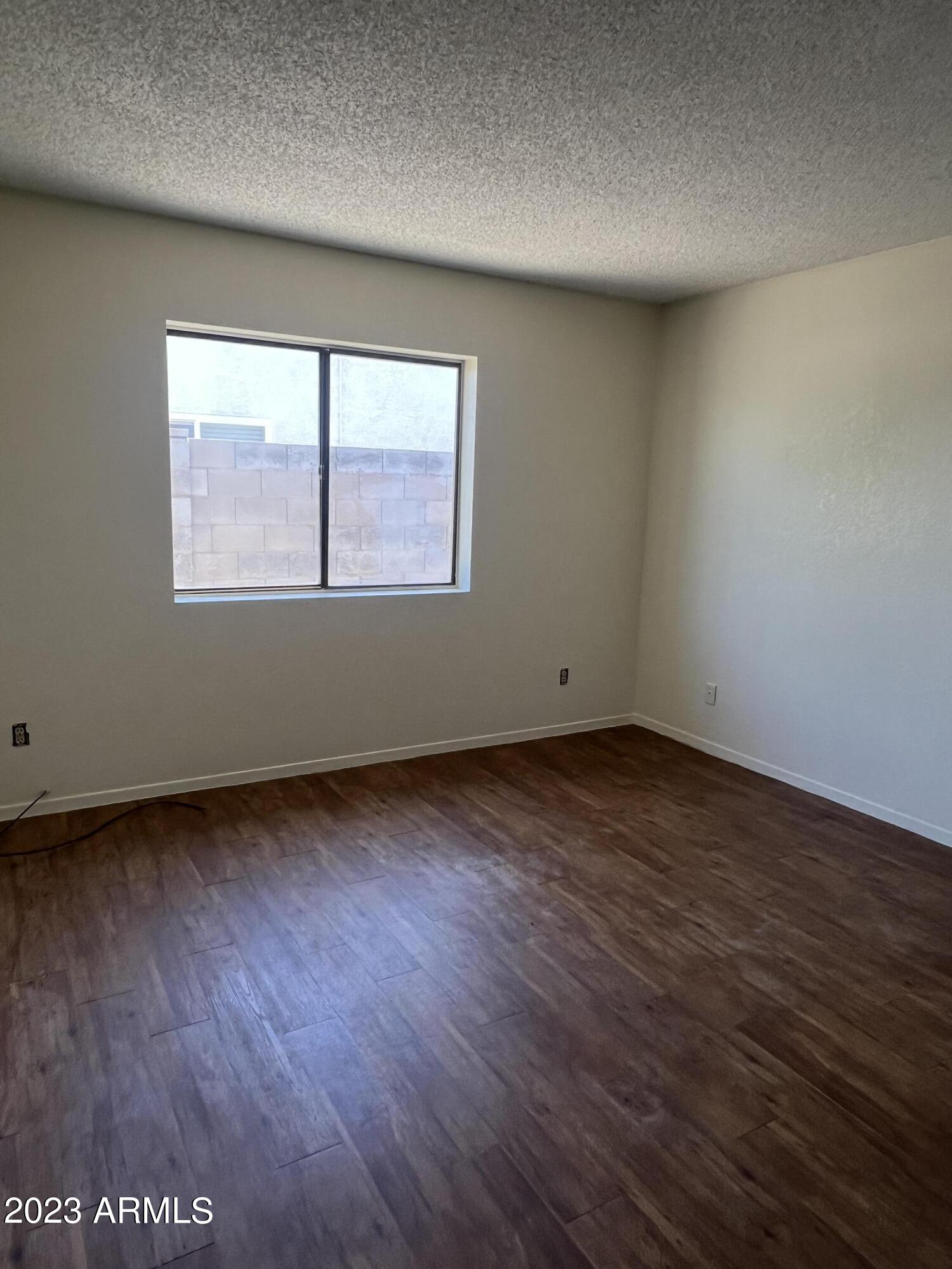 8257 W Santa Cruz Boulevard, 103