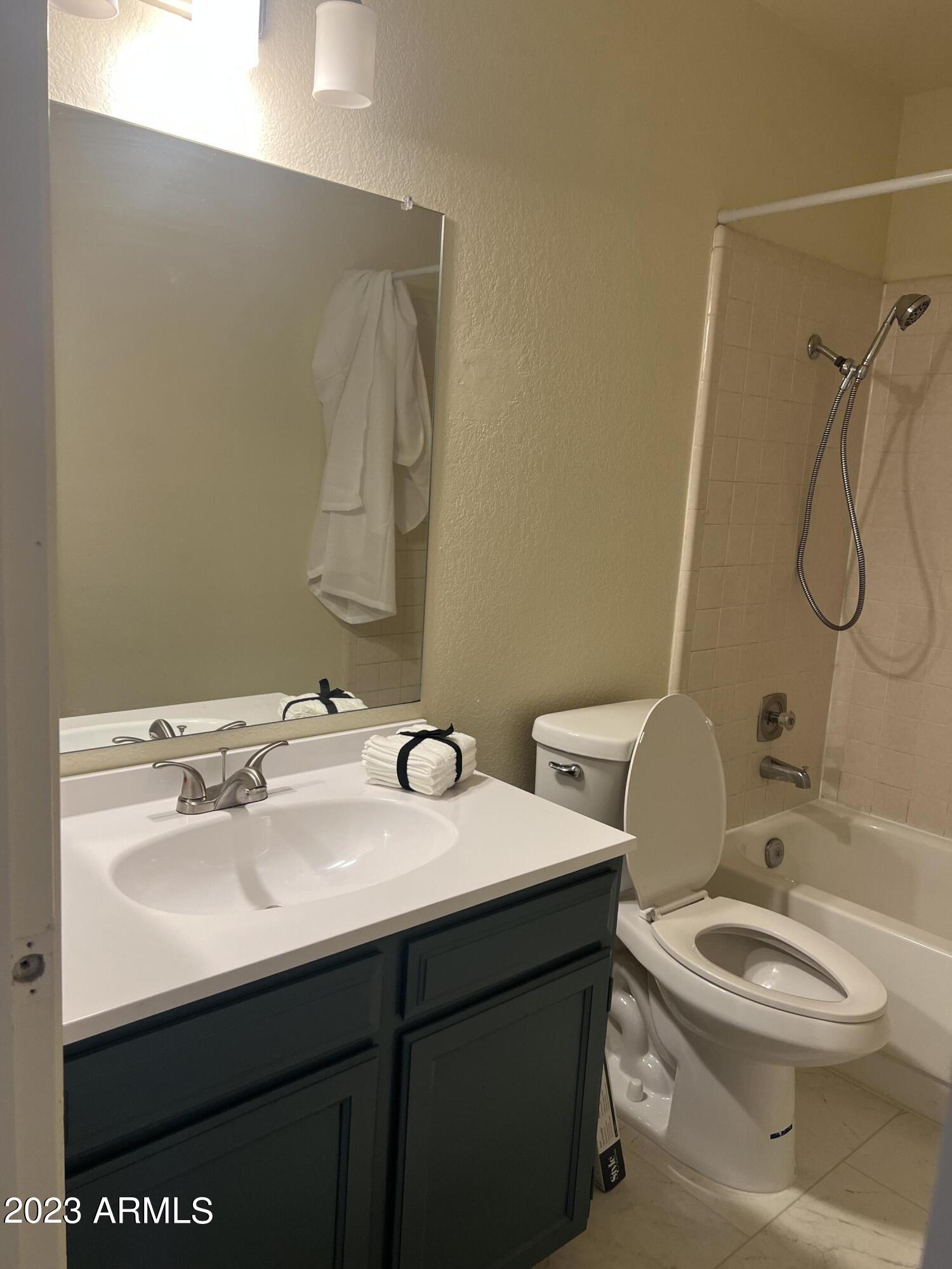 8257 W Santa Cruz Boulevard, 103