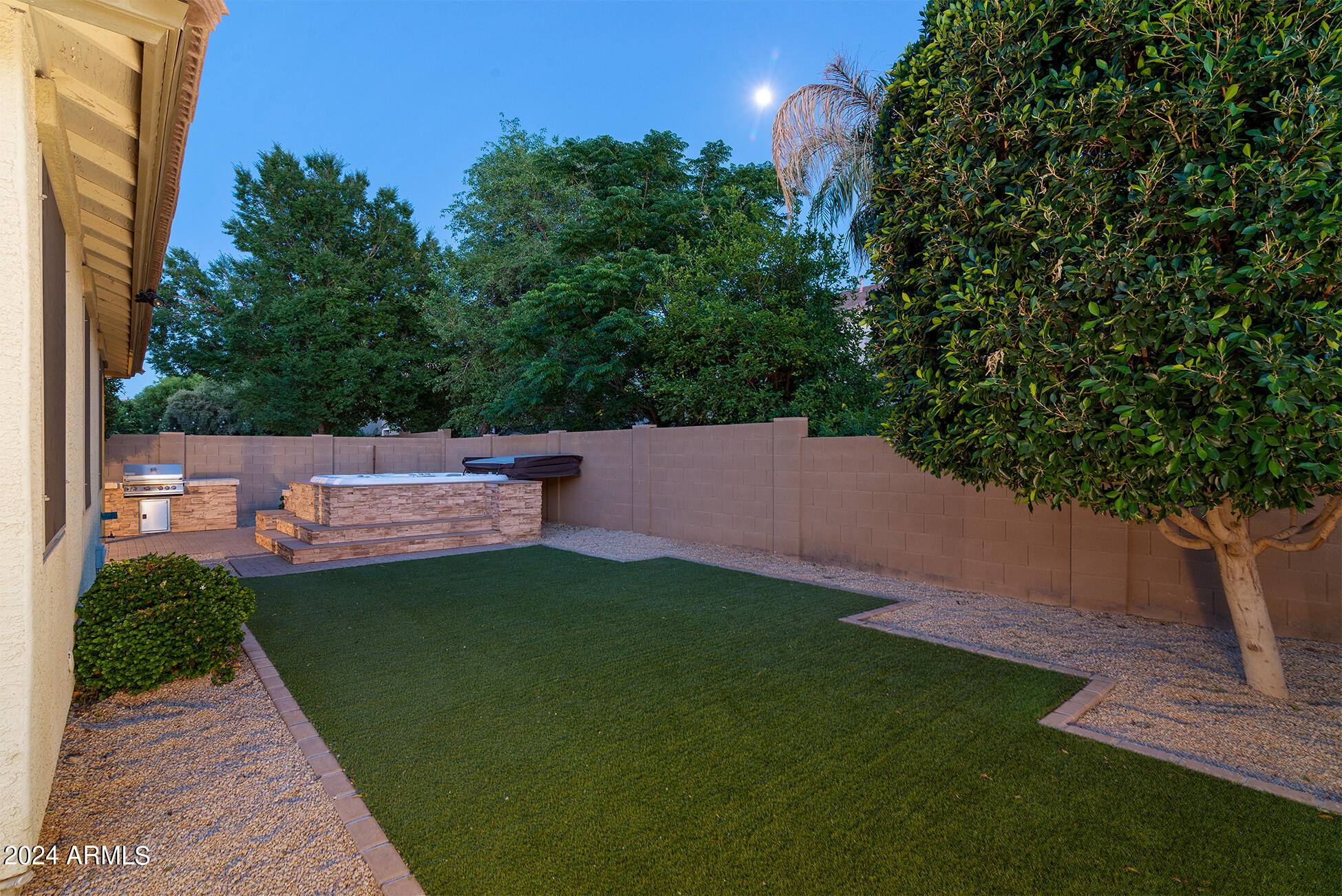 2723 E CANYON CREEK Drive