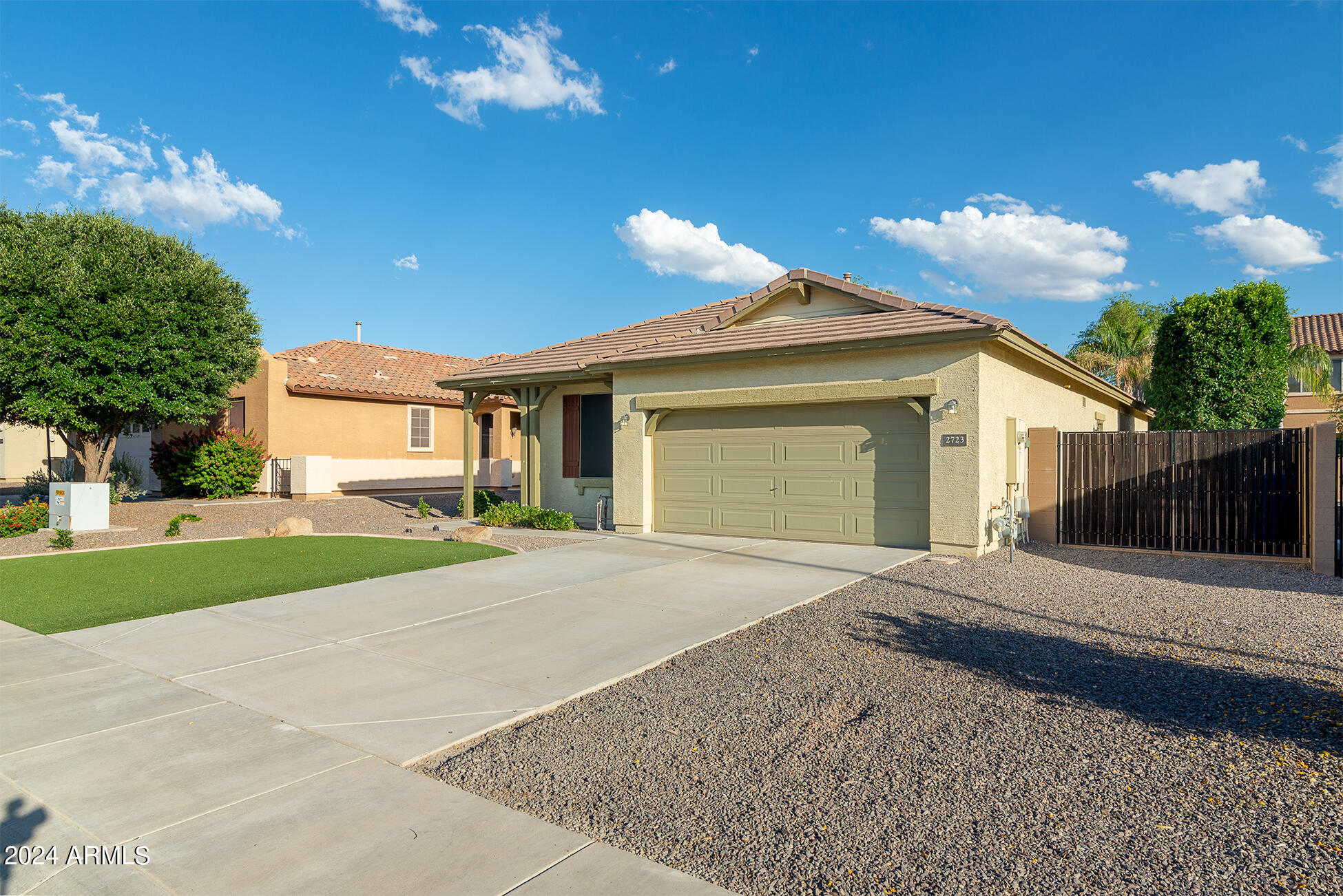 2723 E CANYON CREEK Drive