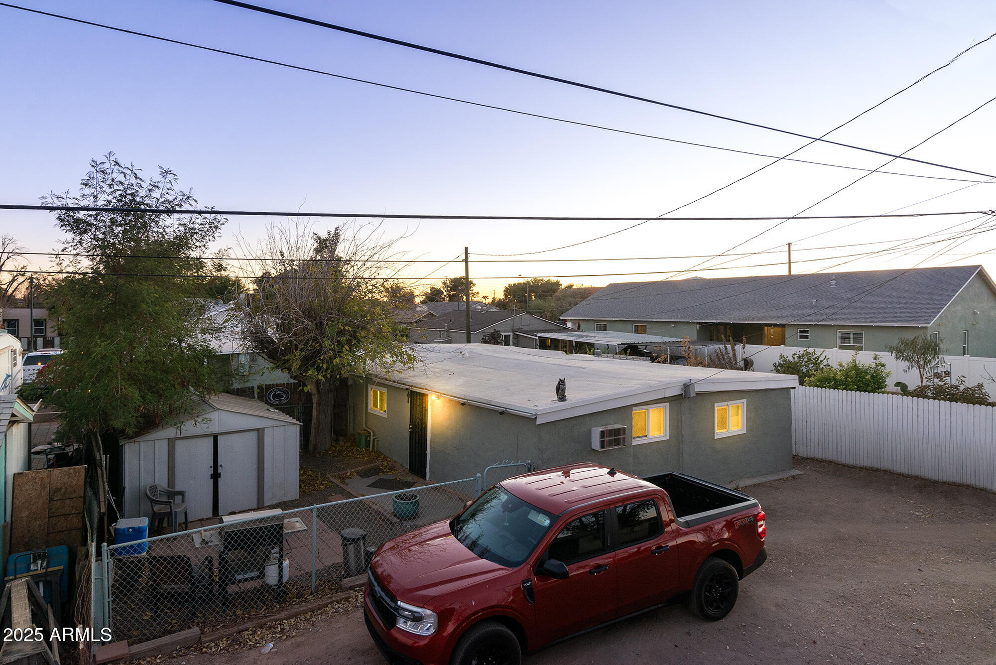 122 W WASHINGTON Avenue