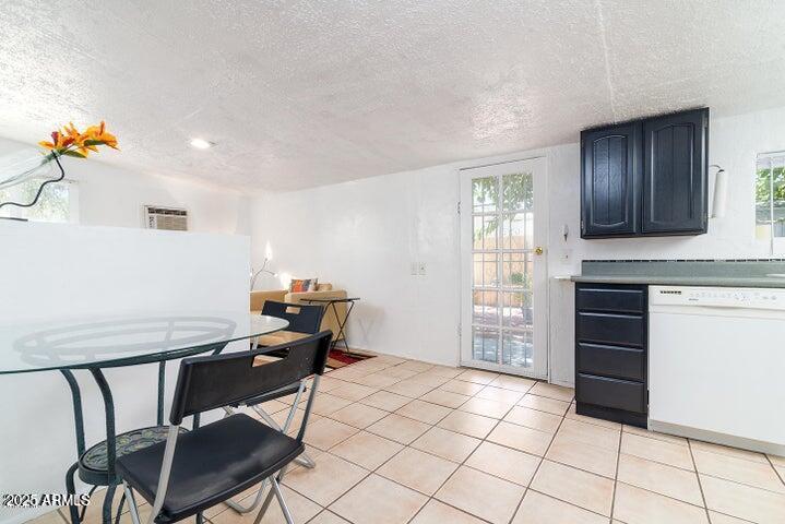 122 W WASHINGTON Avenue
