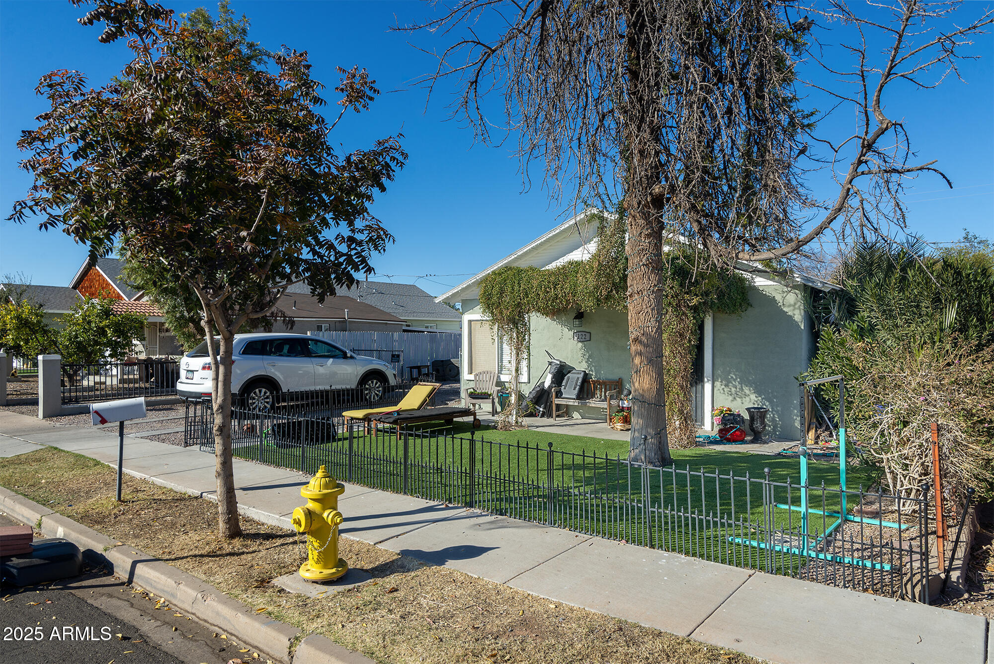 122 W WASHINGTON Avenue