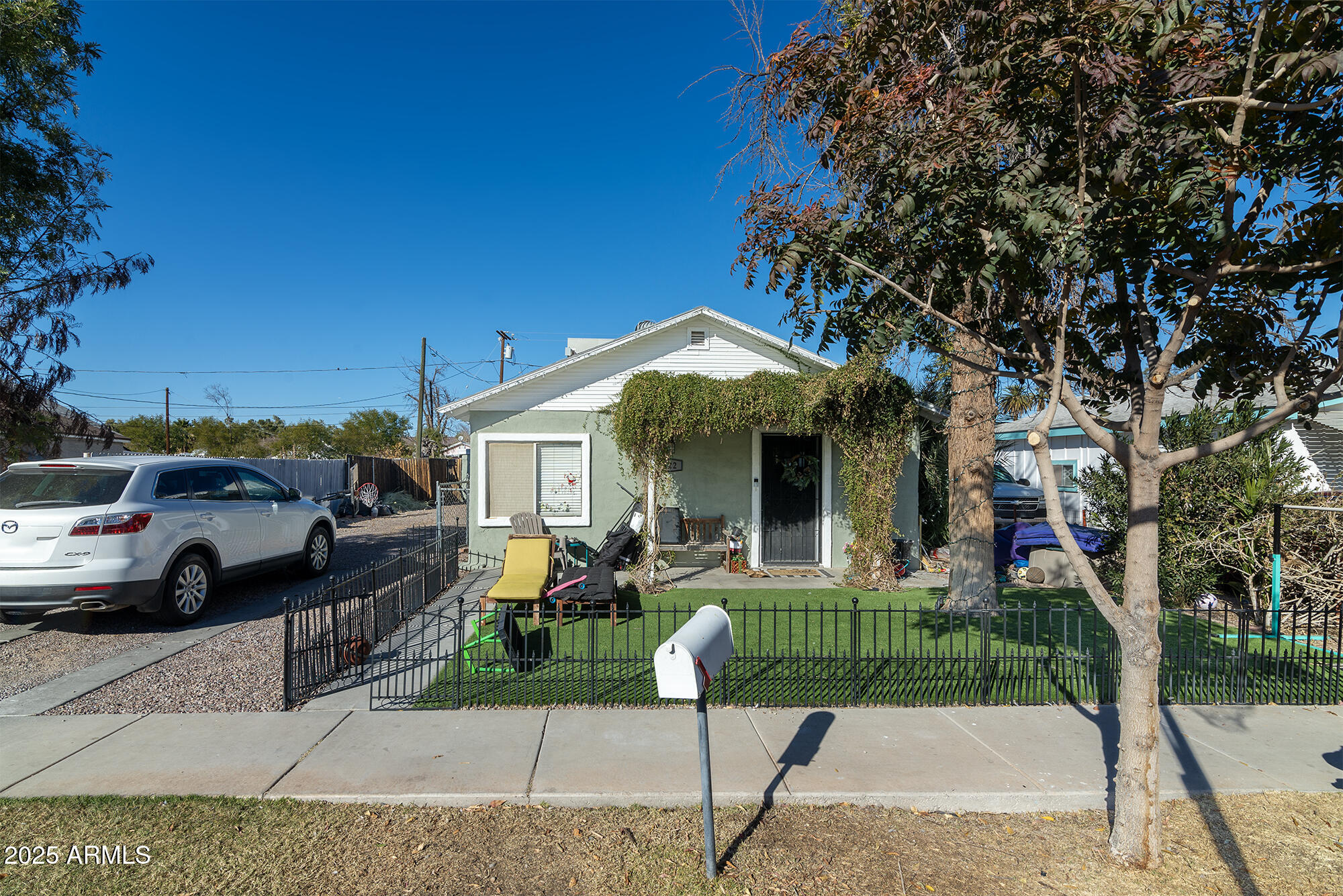 122 W WASHINGTON Avenue
