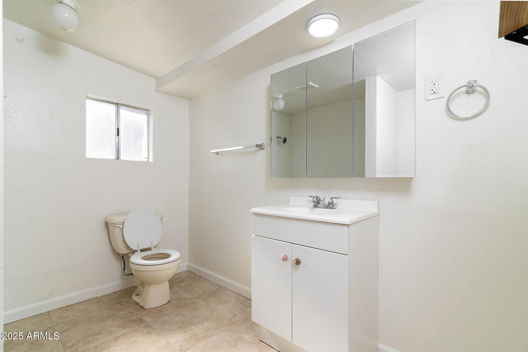 2231 N 25TH Place