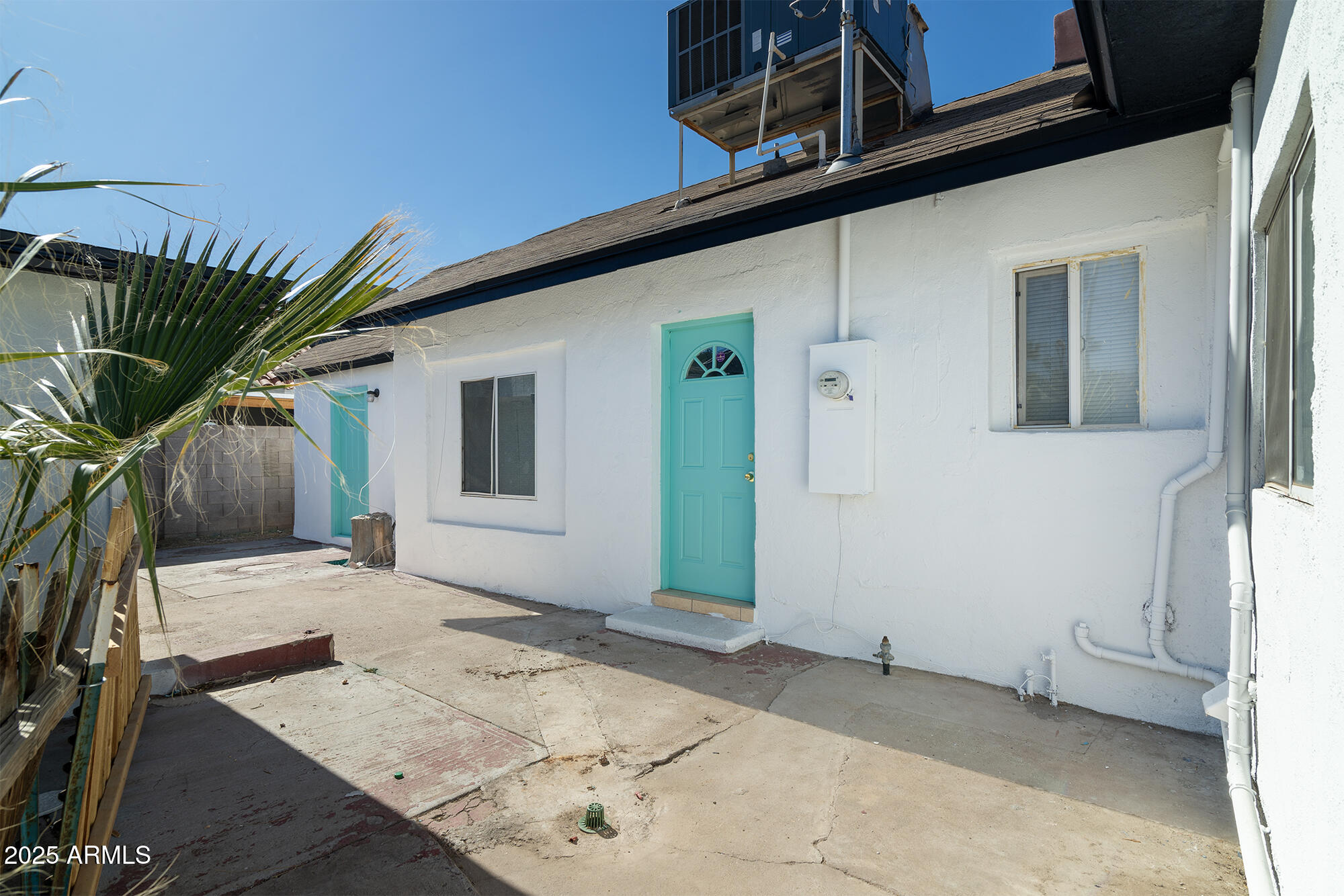 2231 N 25TH Place