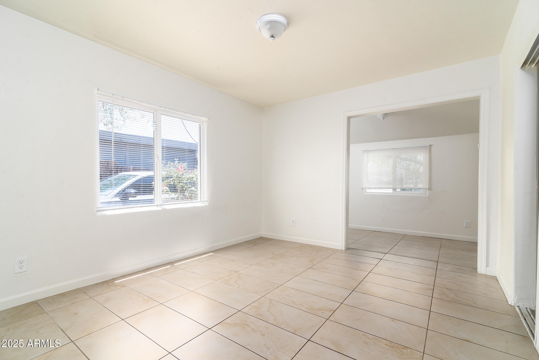 525-526 N 32nd Street, 1-13