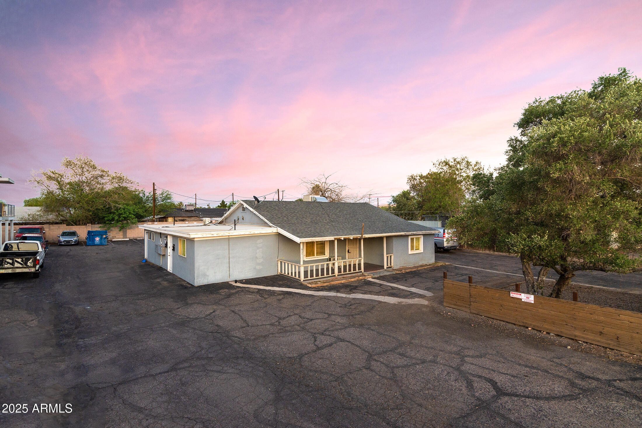 525-526 N 32nd Street, 1-13