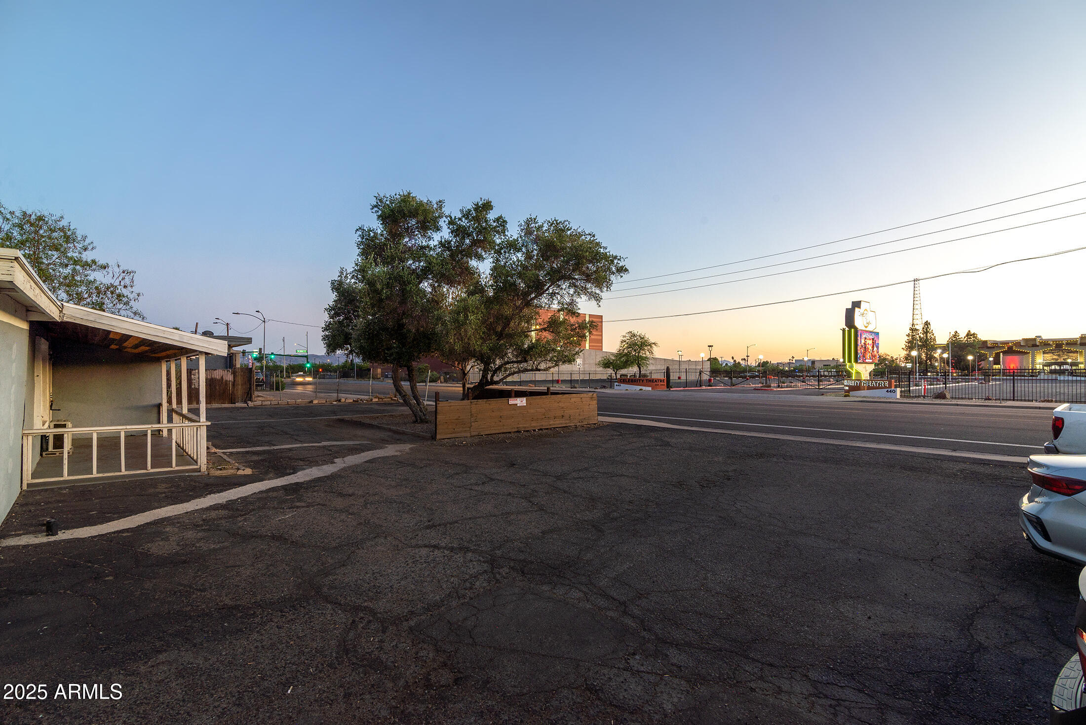 525-526 N 32nd Street, 1-13
