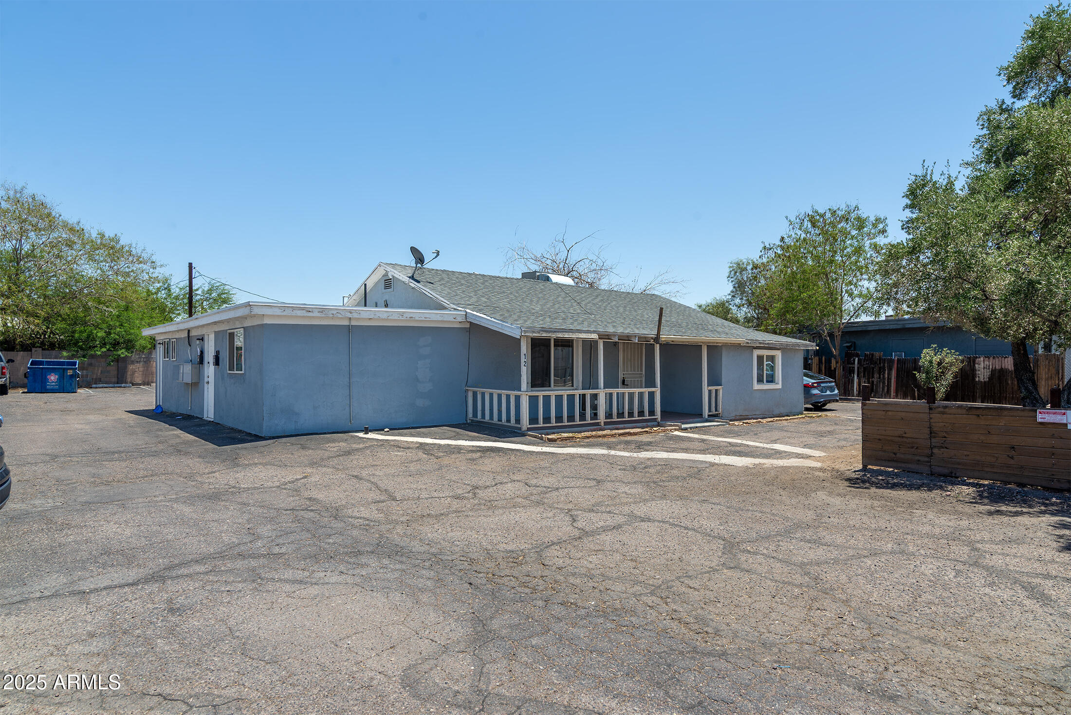 525-526 N 32nd Street, 1-13