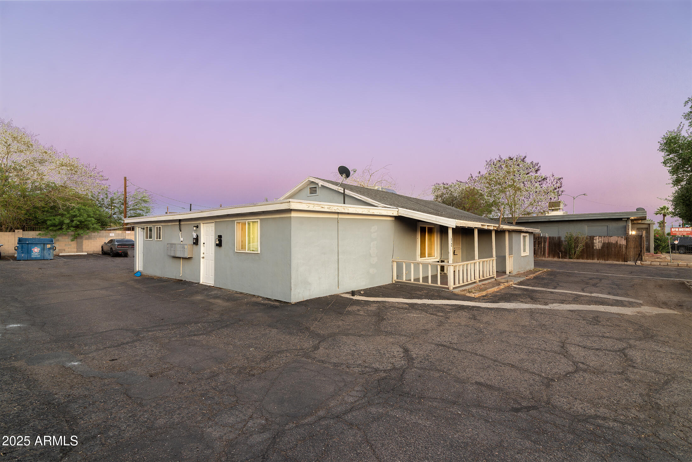 525-526 N 32nd Street, 1-13