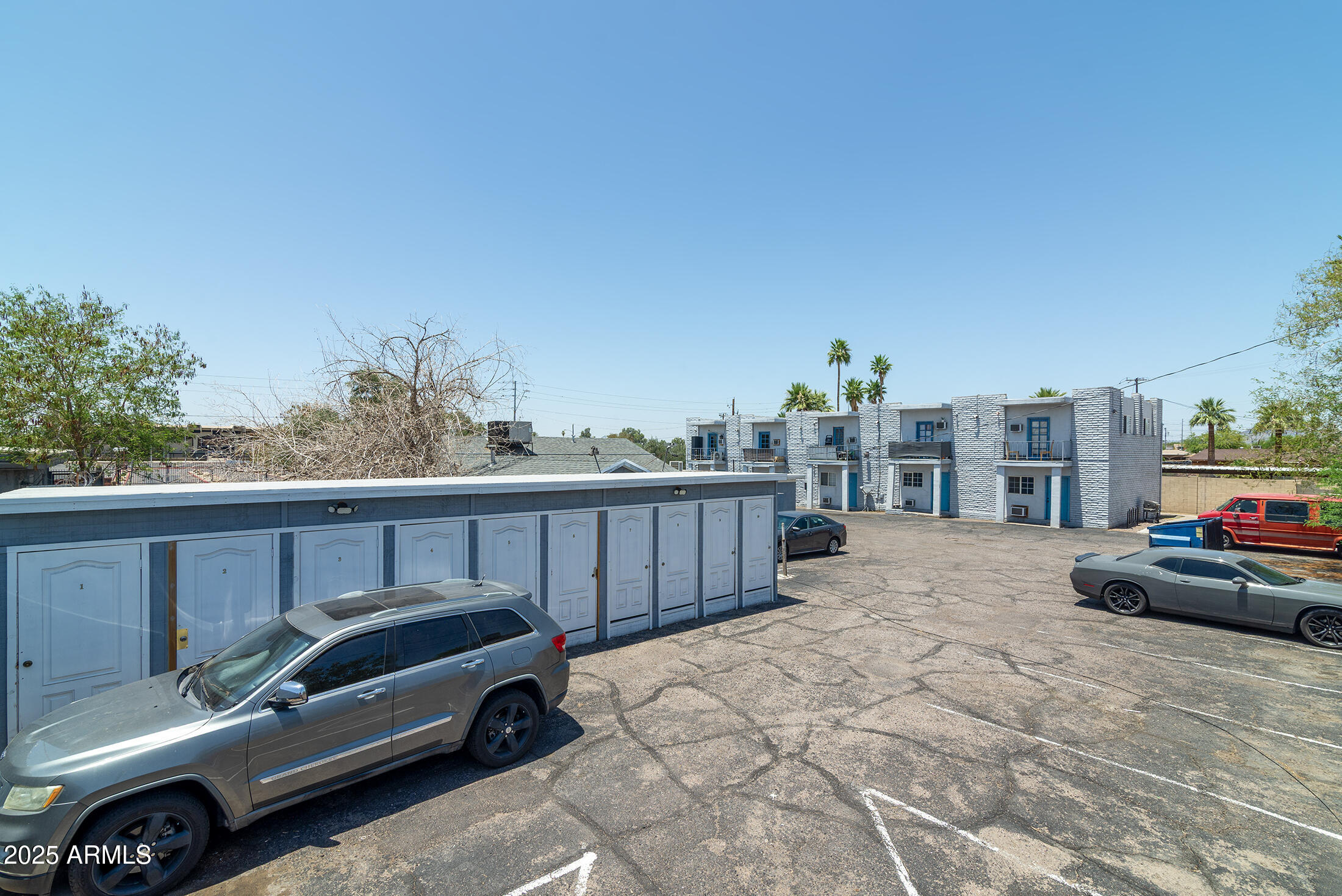 525-526 N 32nd Street, 1-13