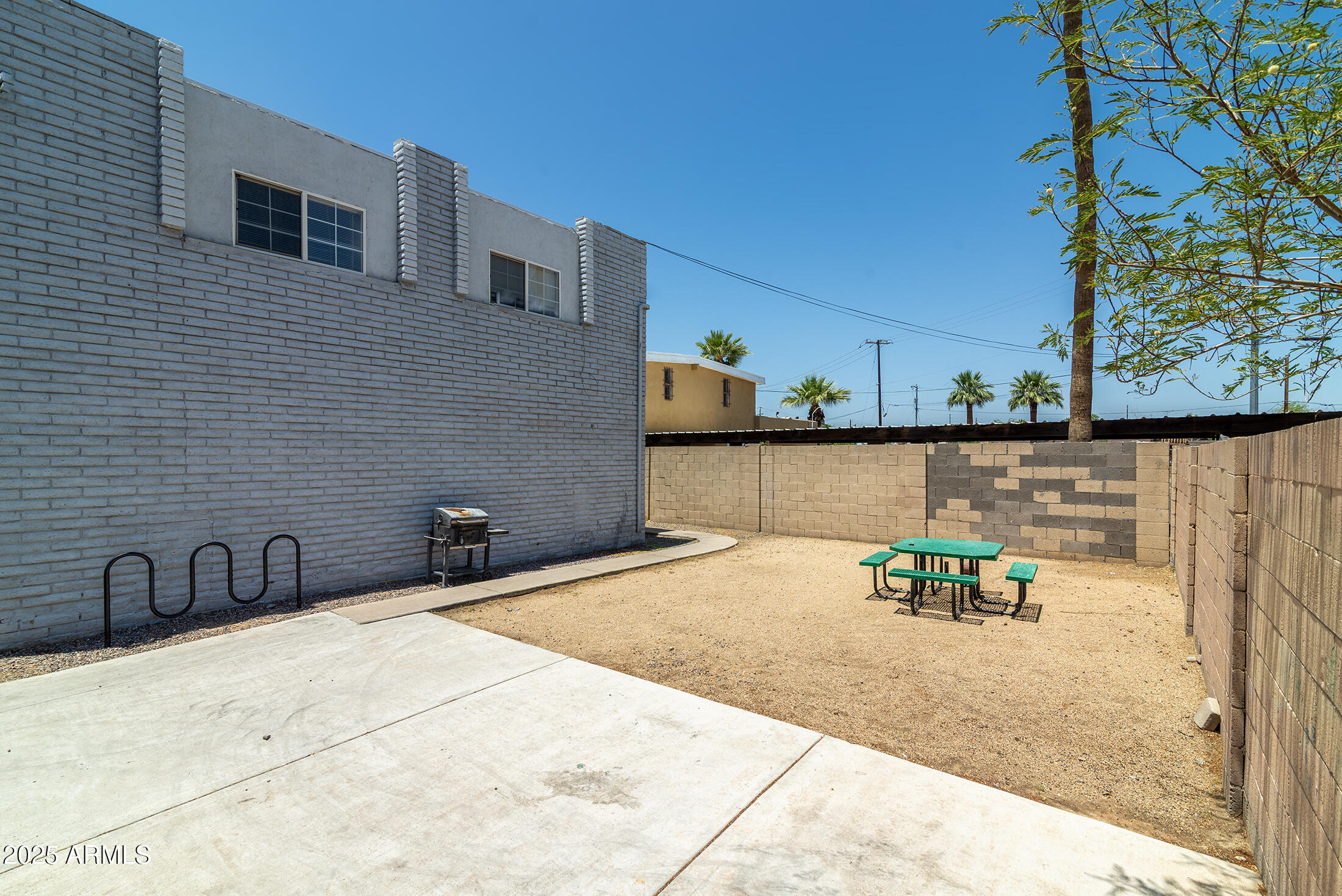 525-526 N 32nd Street, 1-13