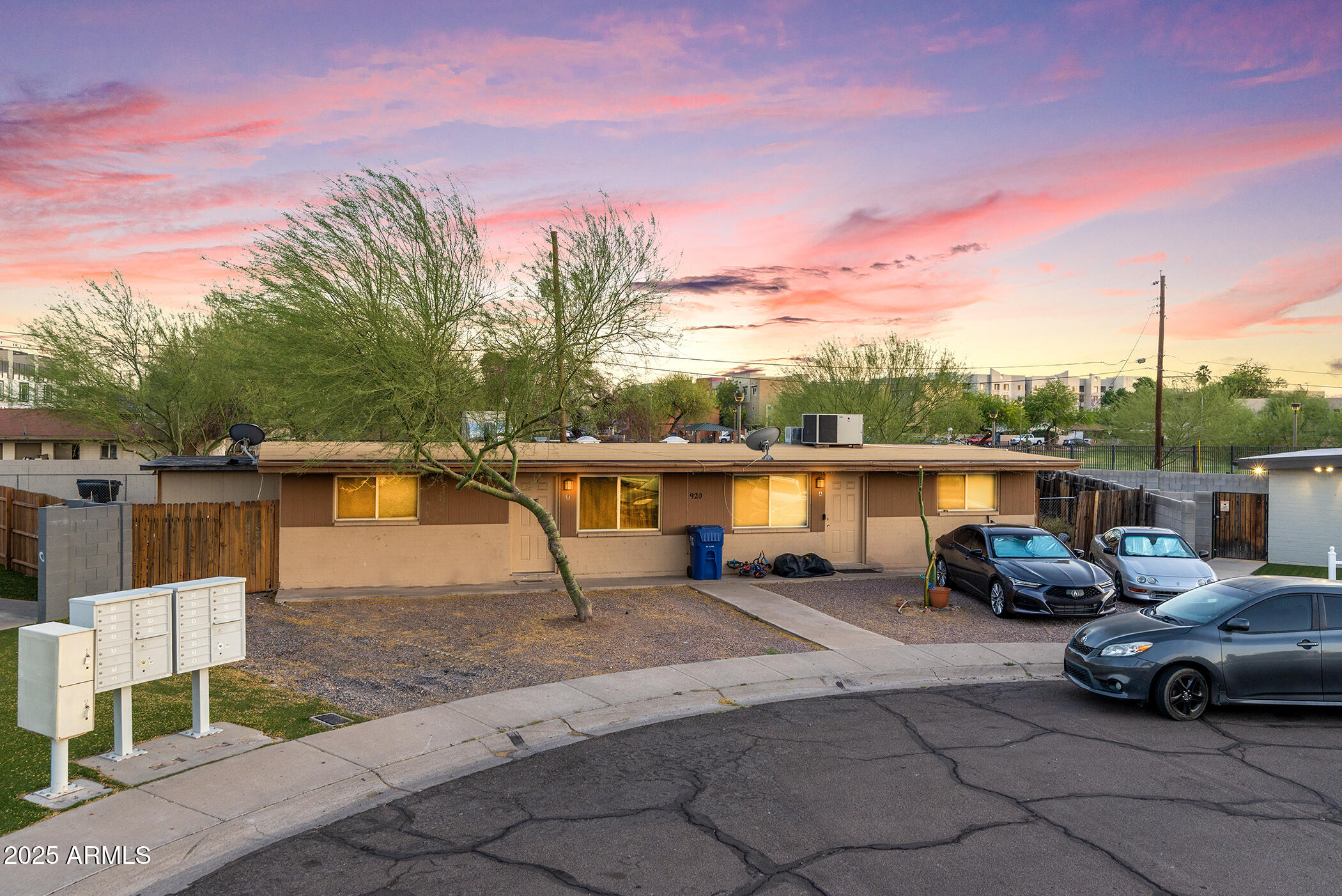920 S KENWOOD Circle