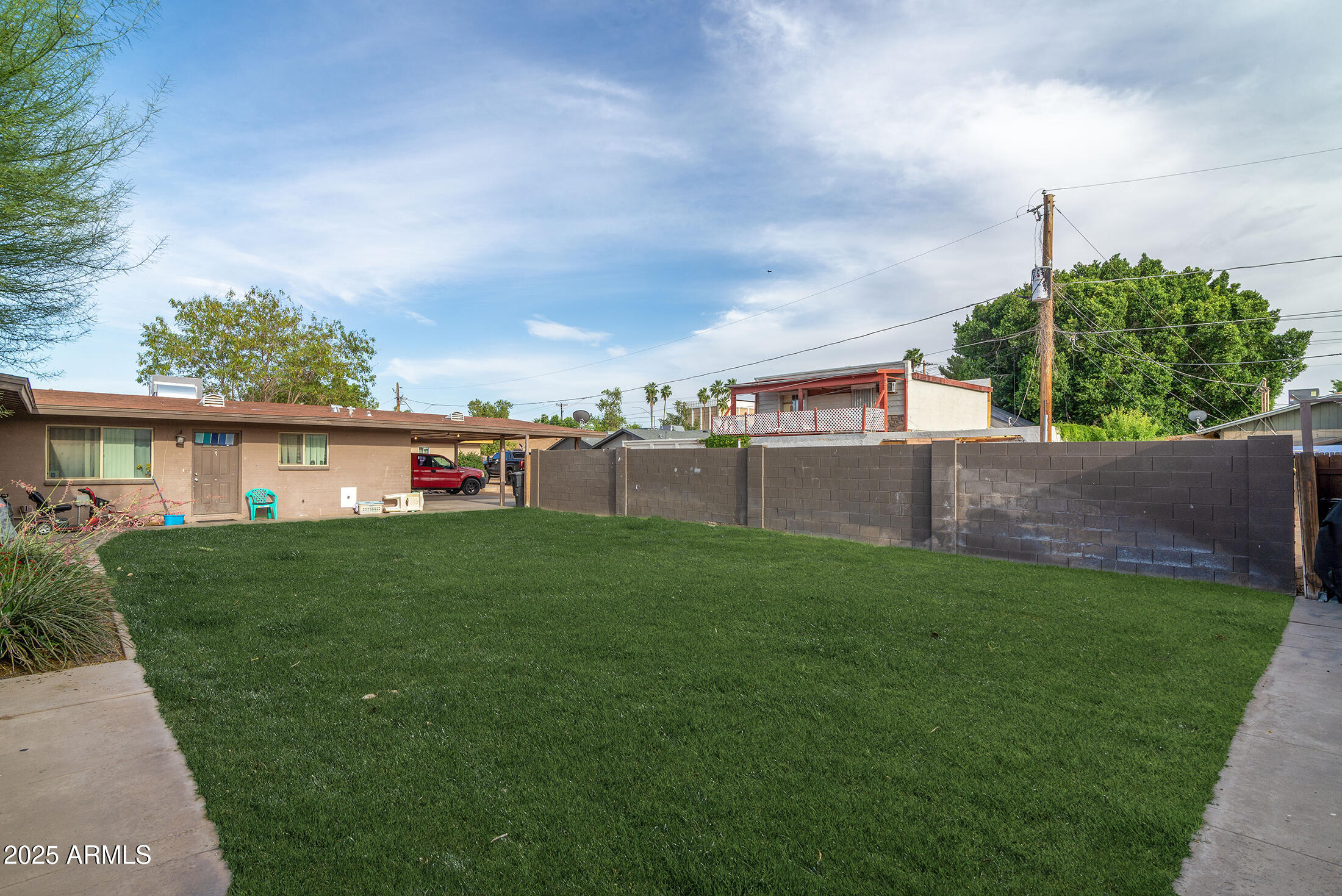 947 W 8TH Place