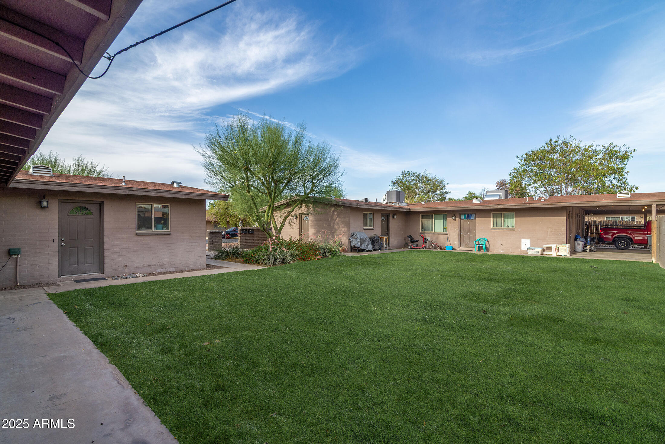 947 W 8TH Place