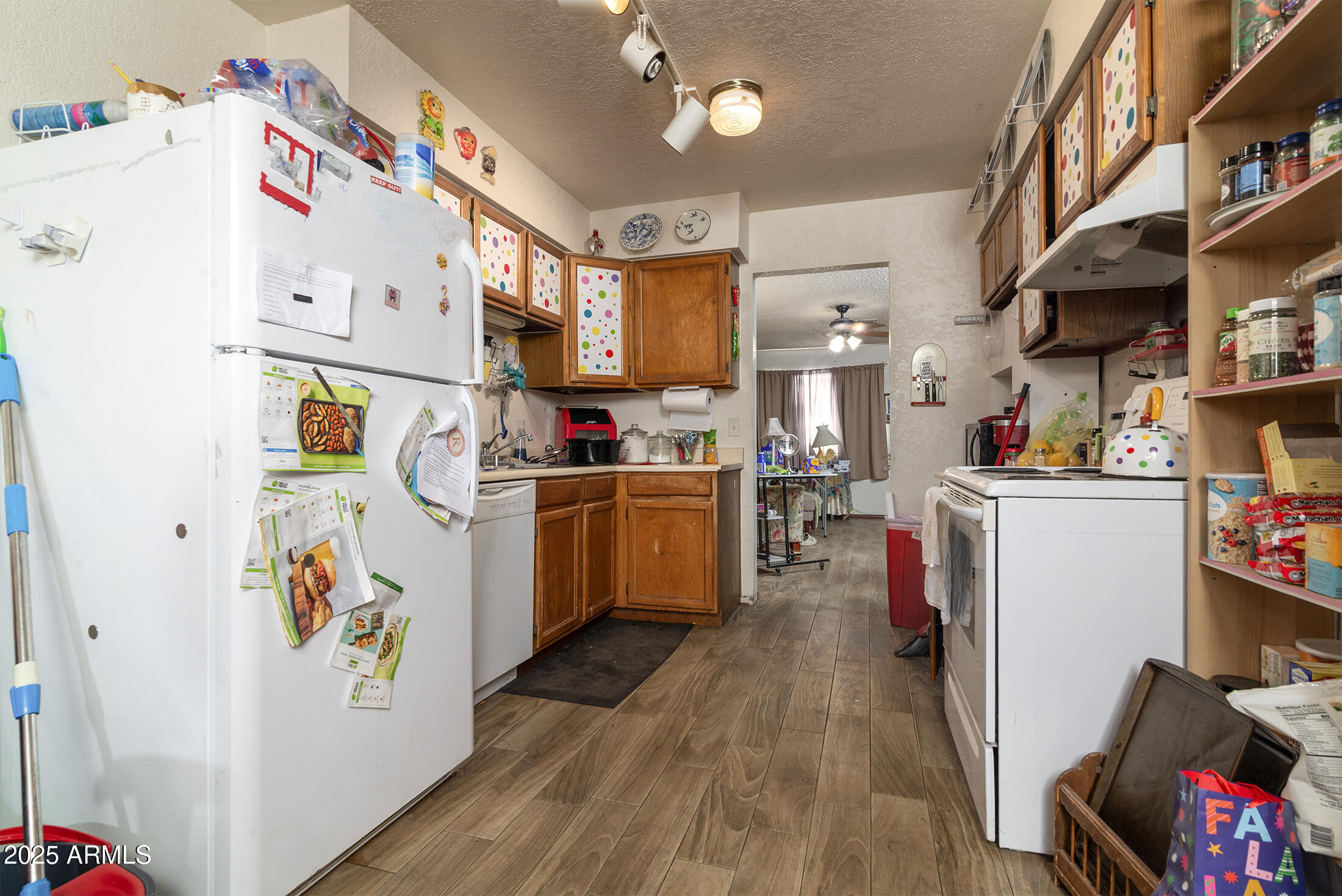 6325 E AVALON Street, 1-4