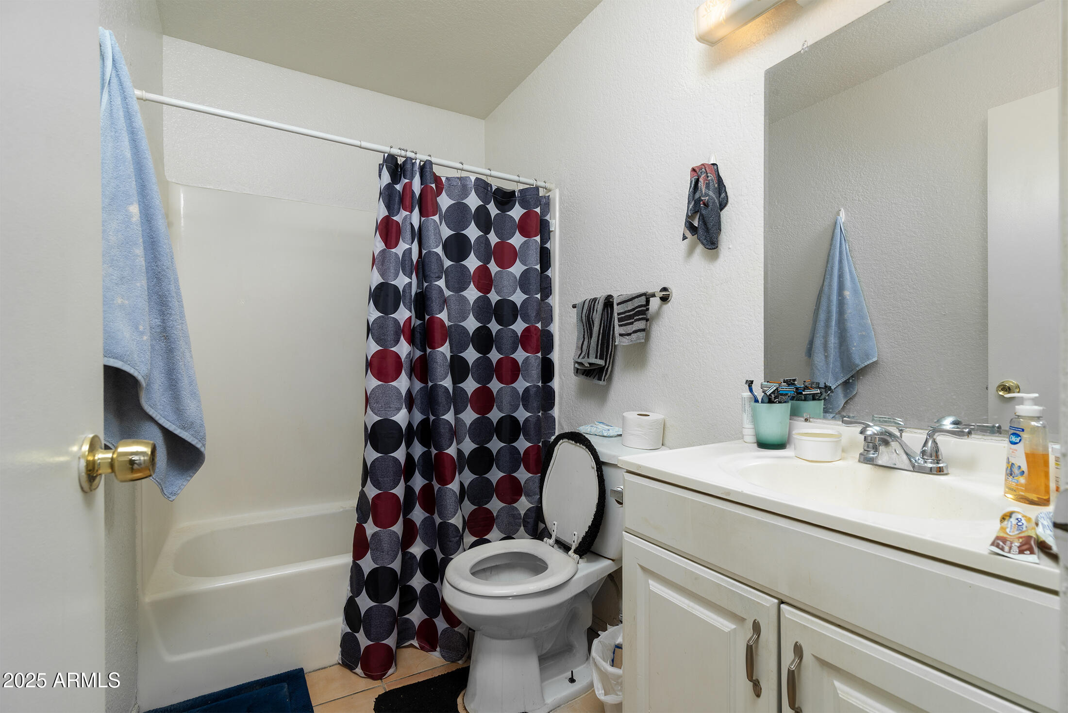 1815 E PUEBLO Avenue