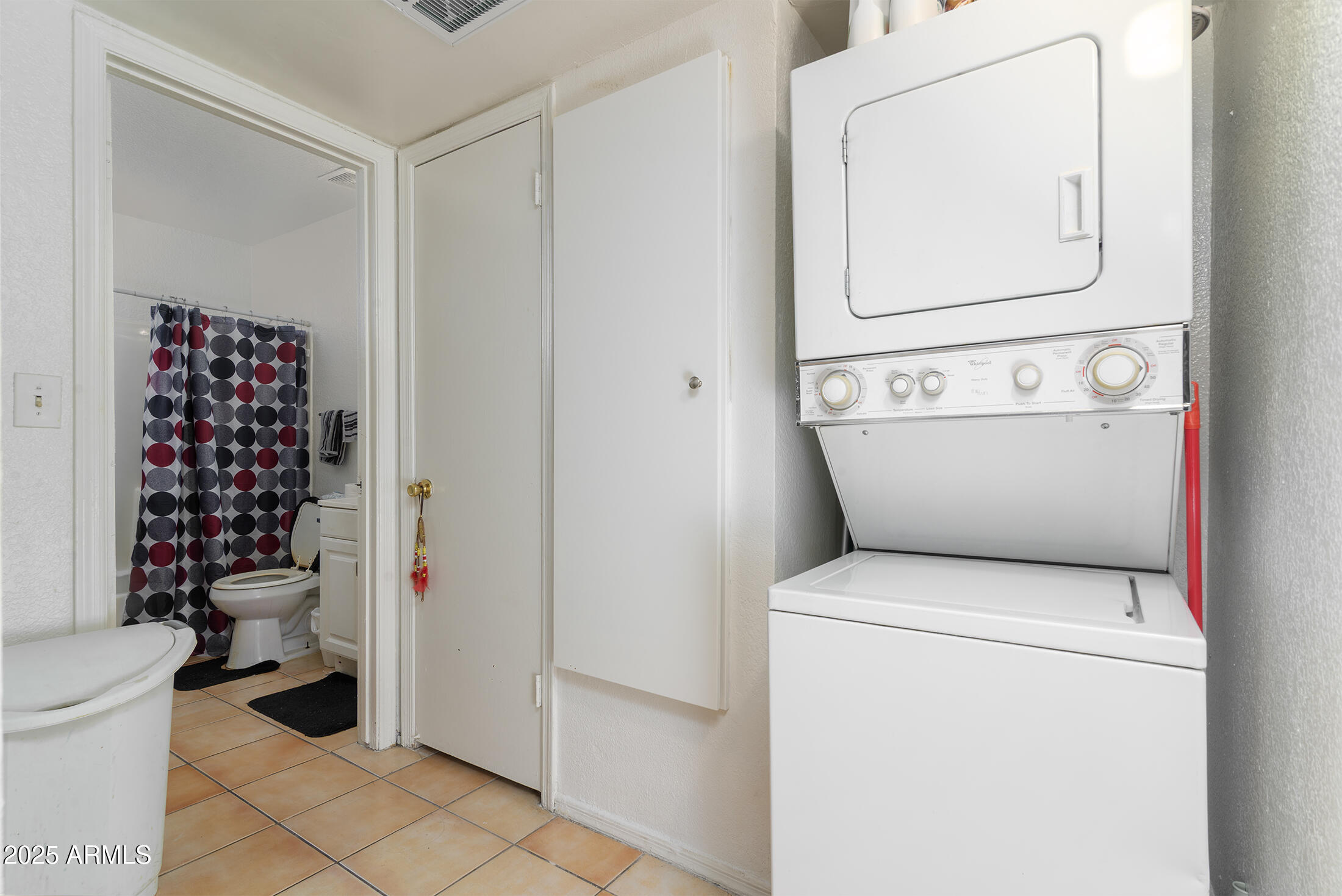 1815 E PUEBLO Avenue