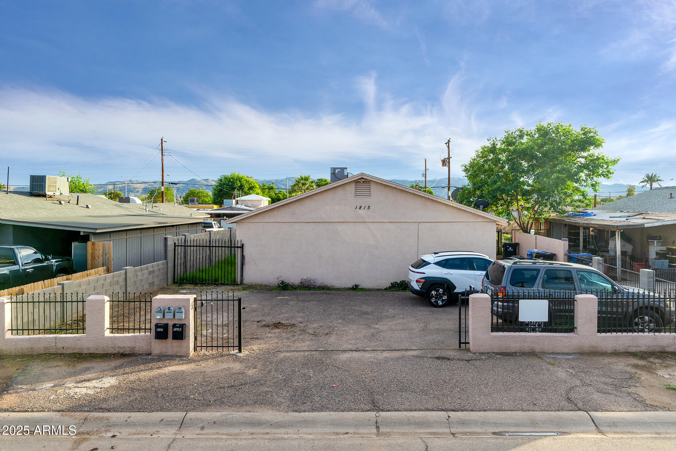 1815 E PUEBLO Avenue