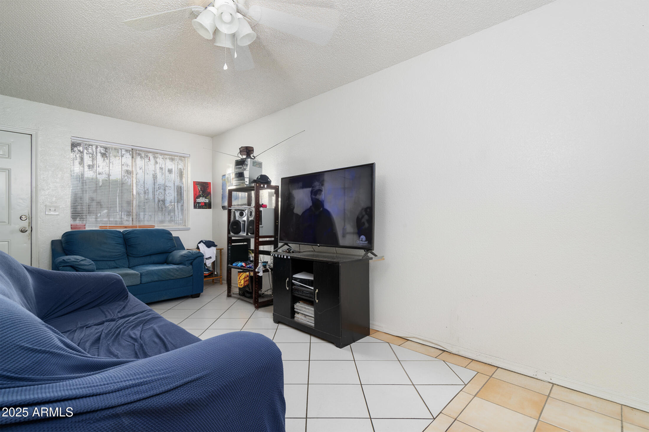 1815 E PUEBLO Avenue