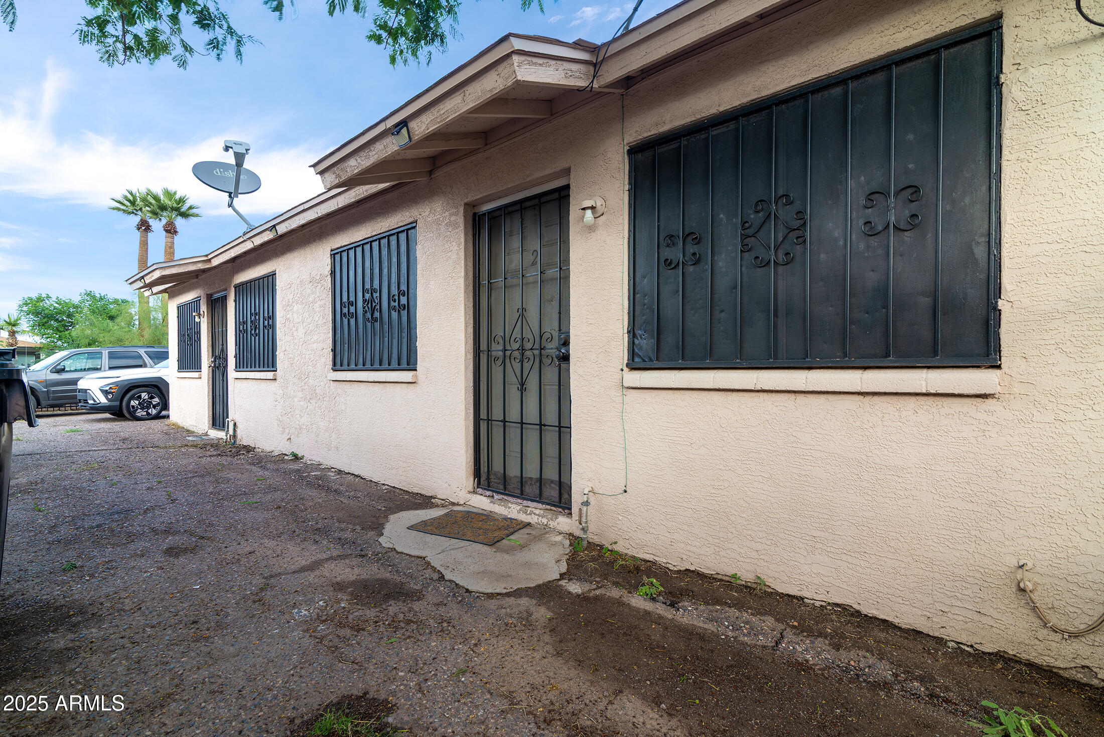 1815 E PUEBLO Avenue