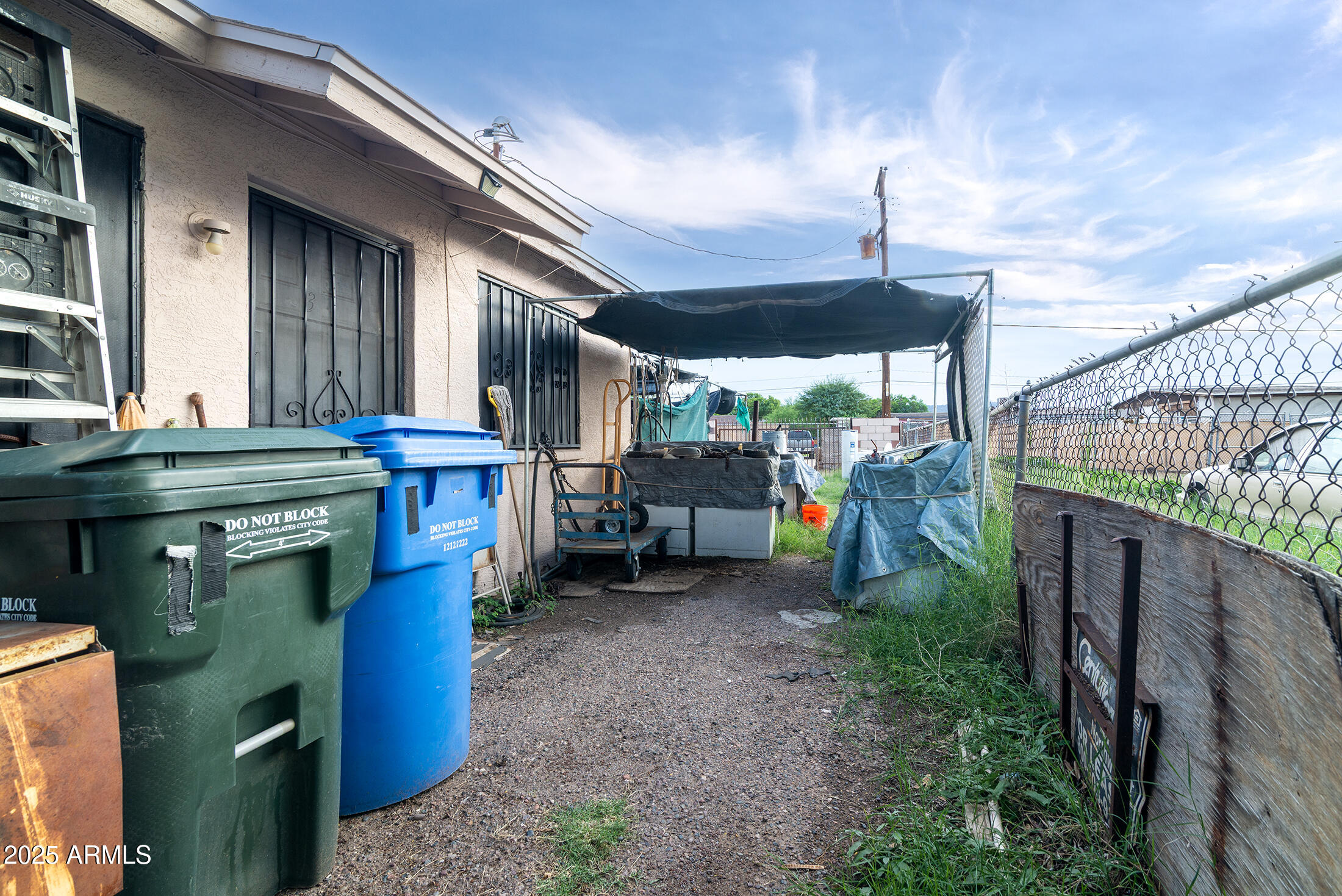 1815 E PUEBLO Avenue