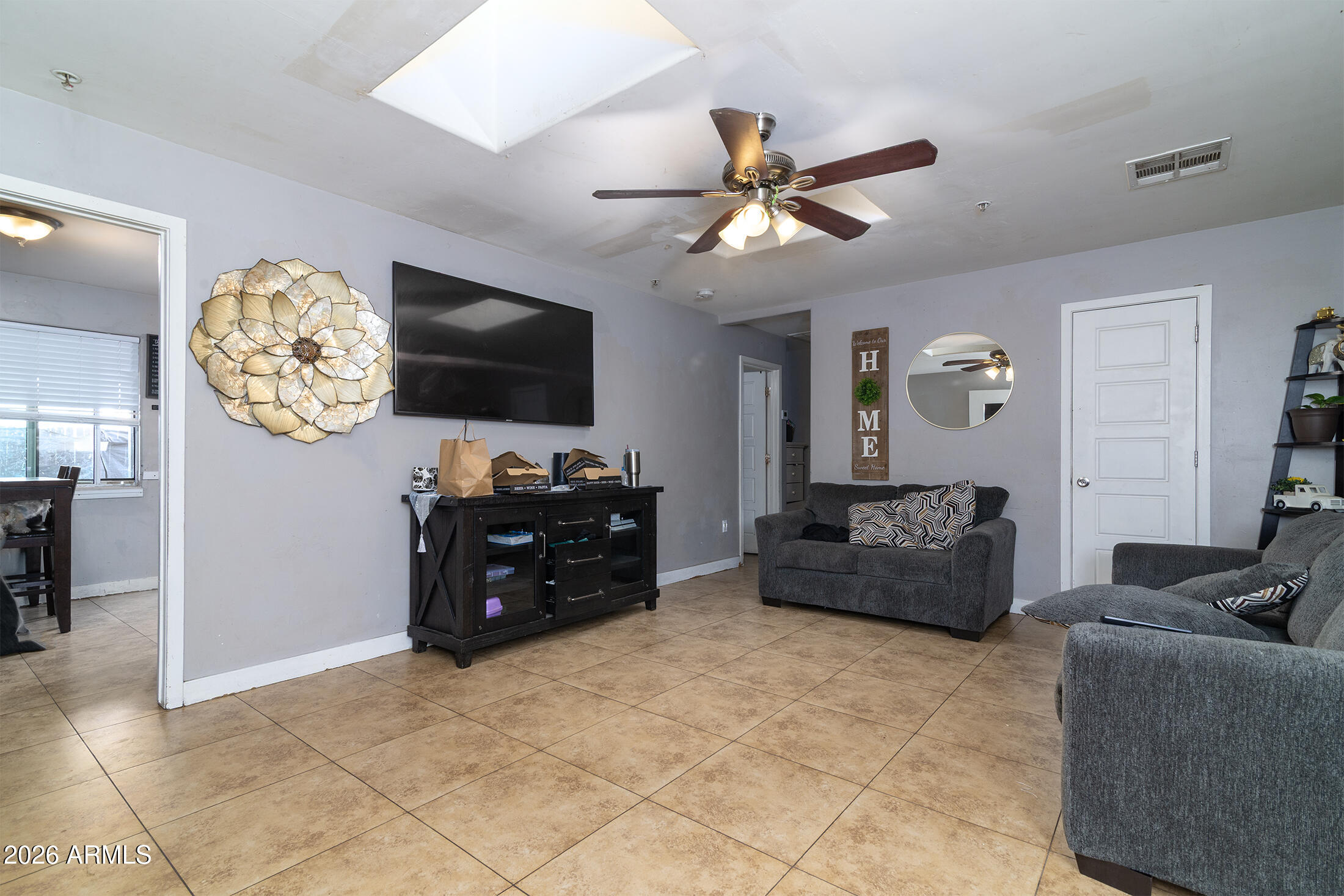 822 E MONTECITO Avenue