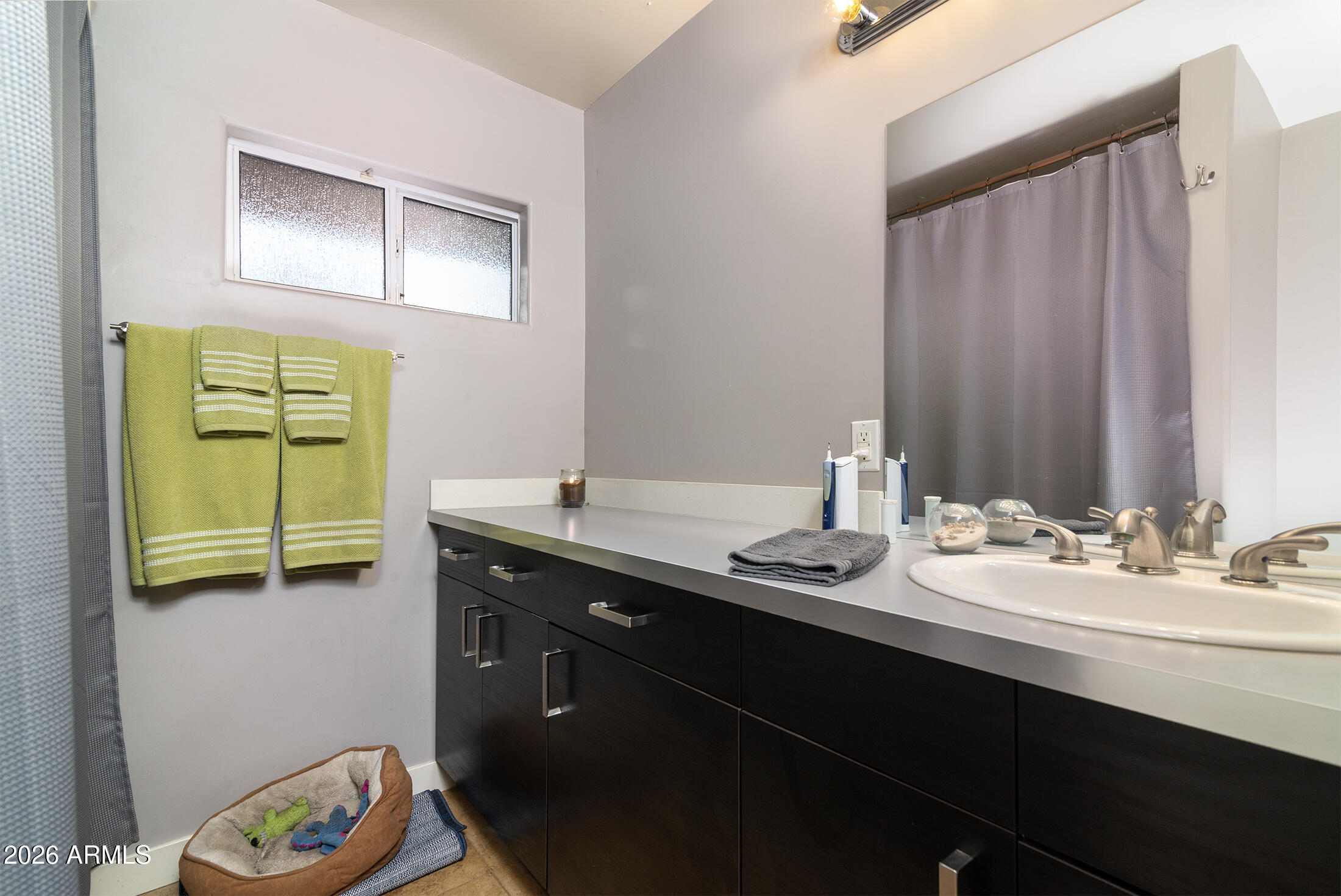 822 E MONTECITO Avenue