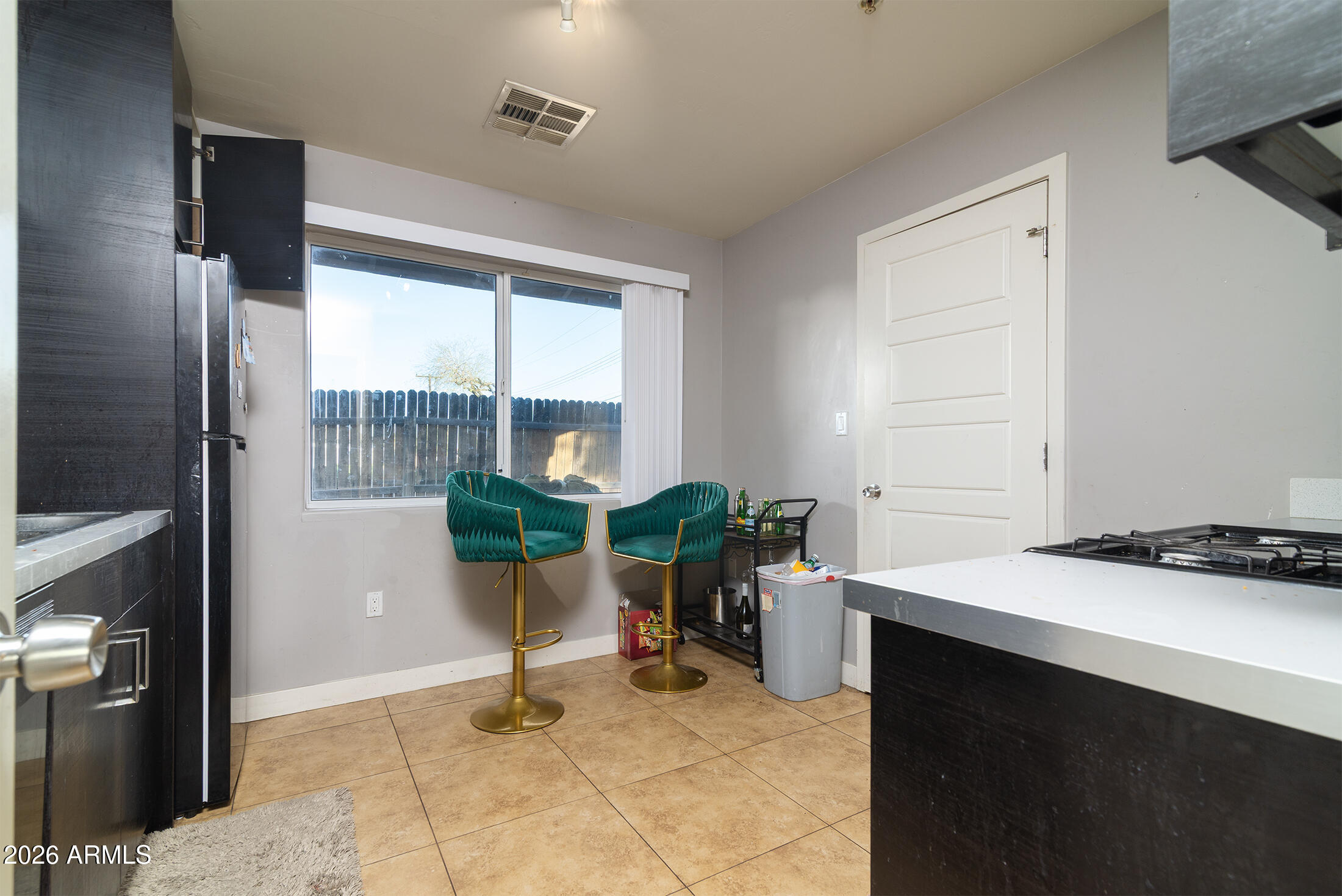 822 E MONTECITO Avenue