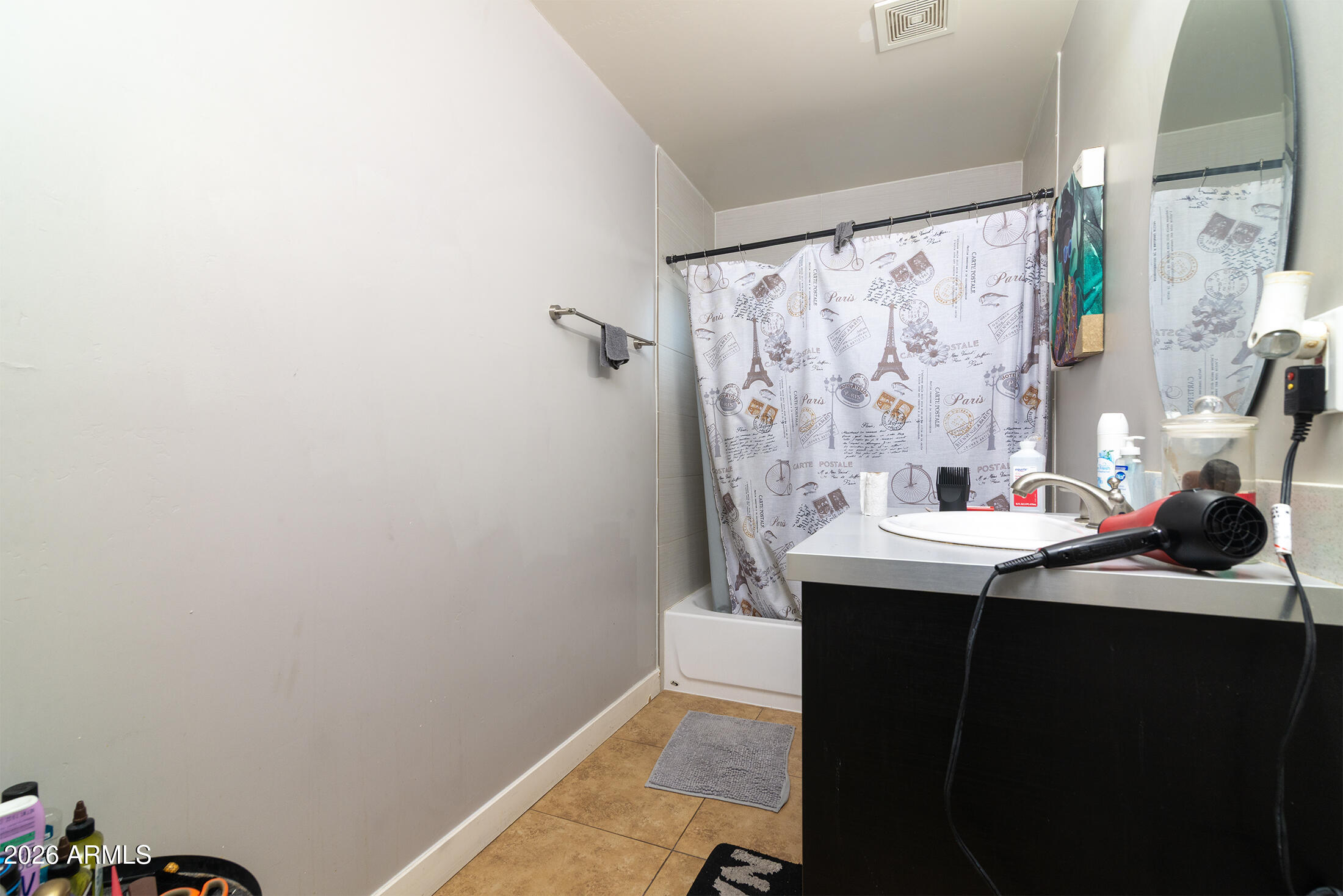 822 E MONTECITO Avenue