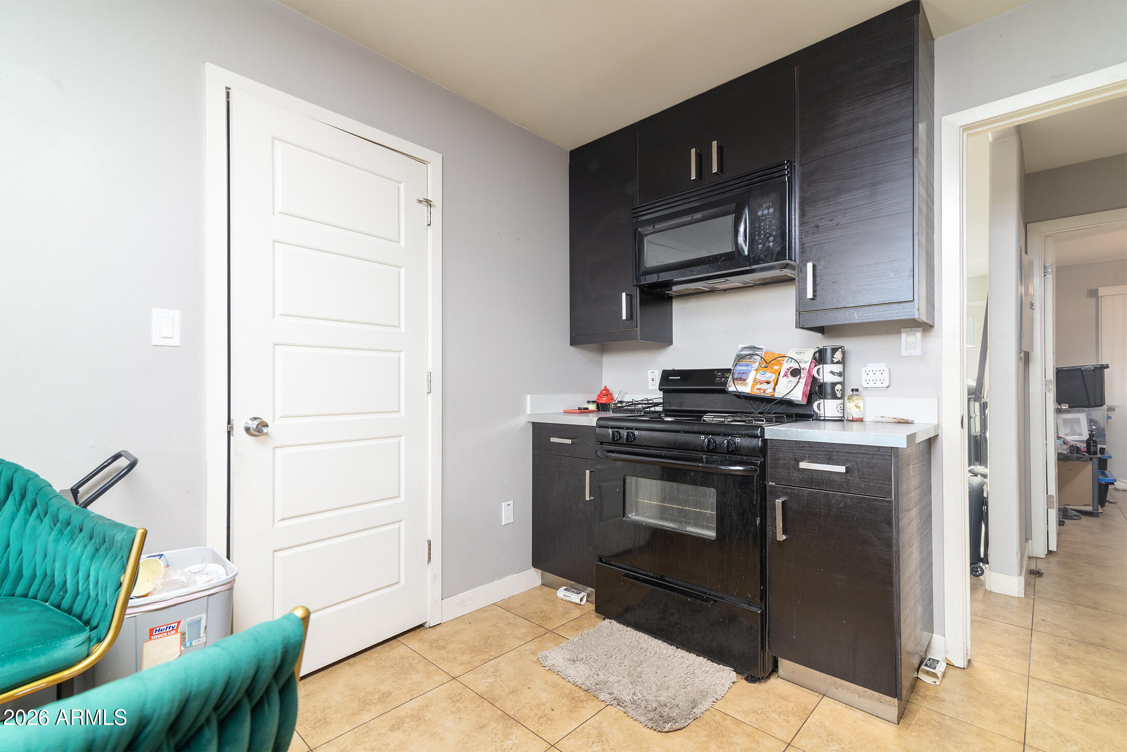 822 E MONTECITO Avenue