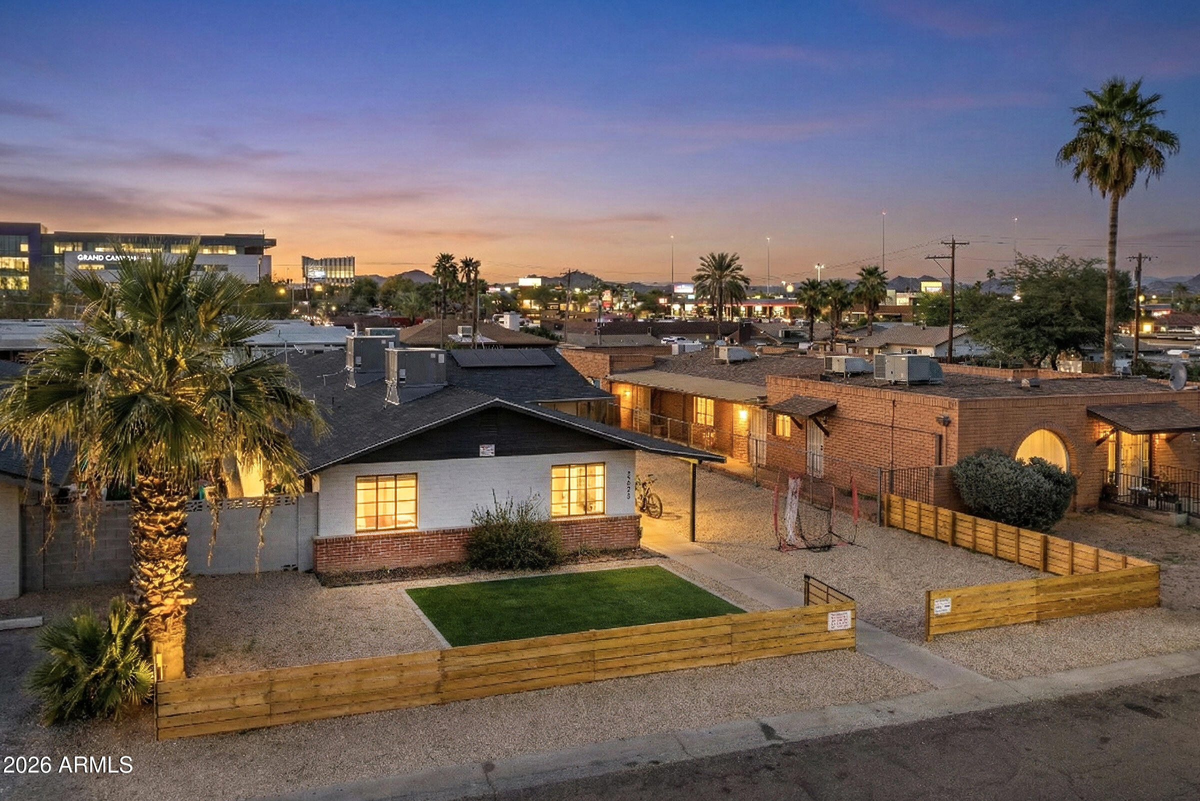 2608 W PIERSON Street