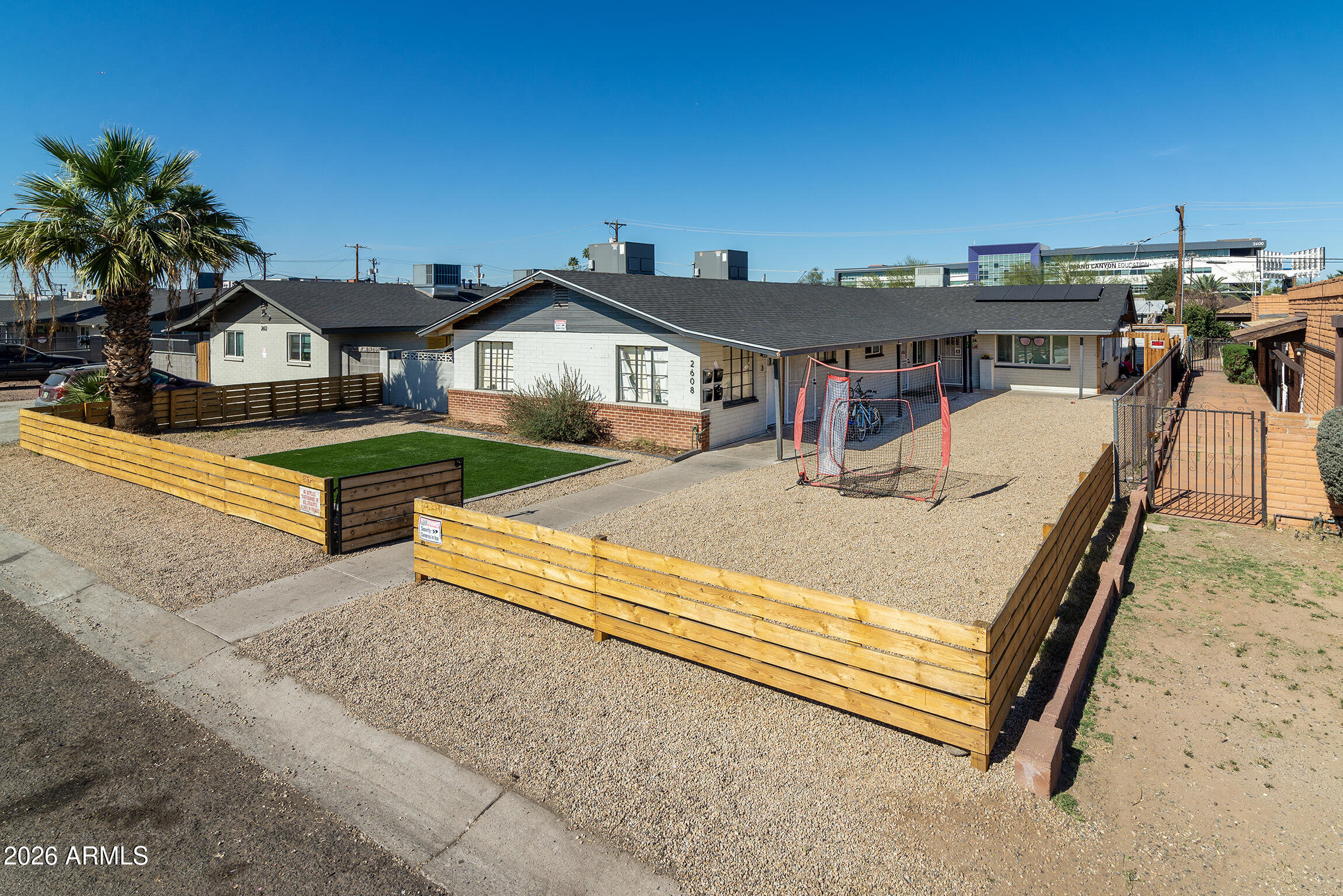 2608 W PIERSON Street