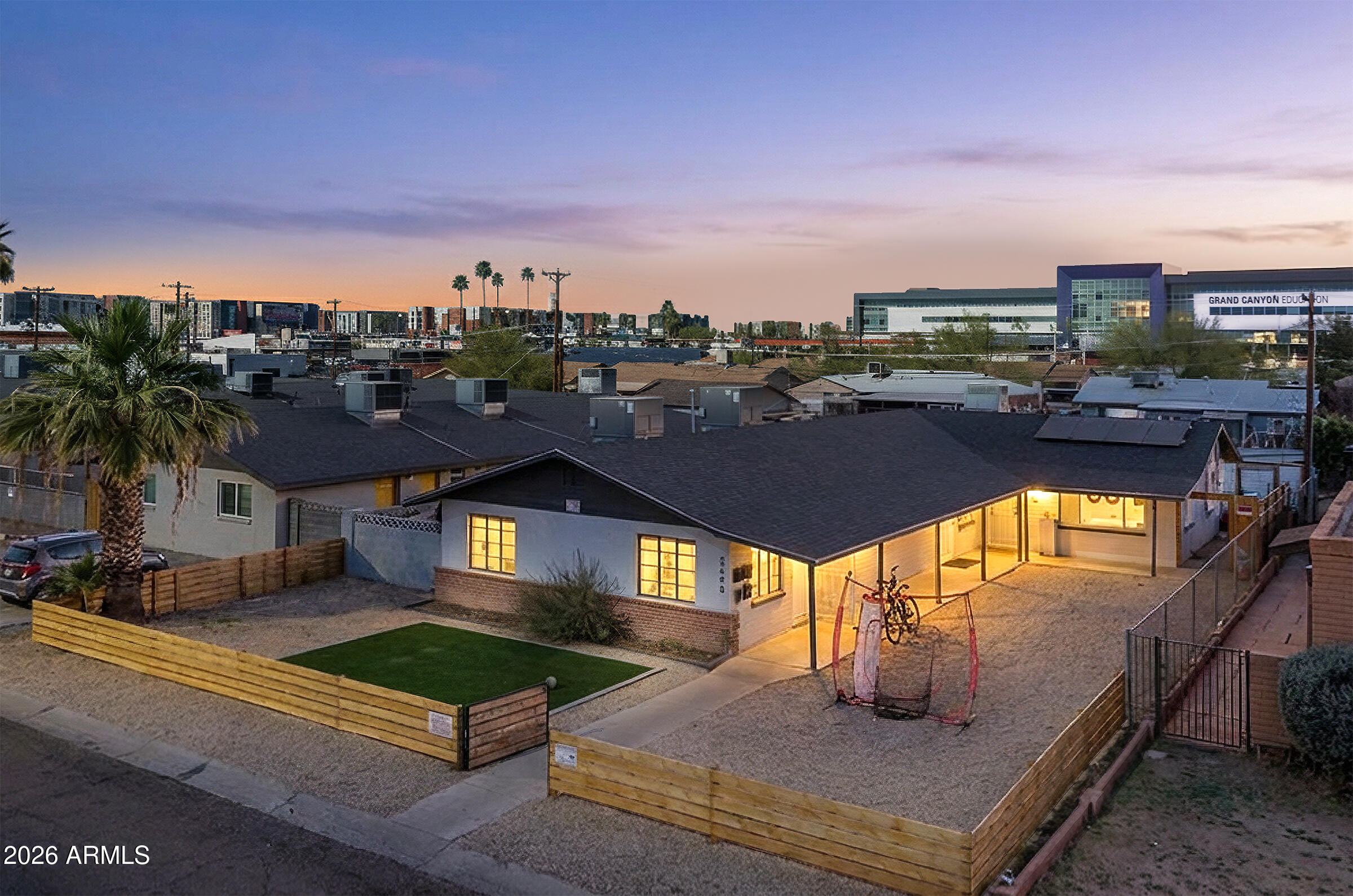 2608 W PIERSON Street