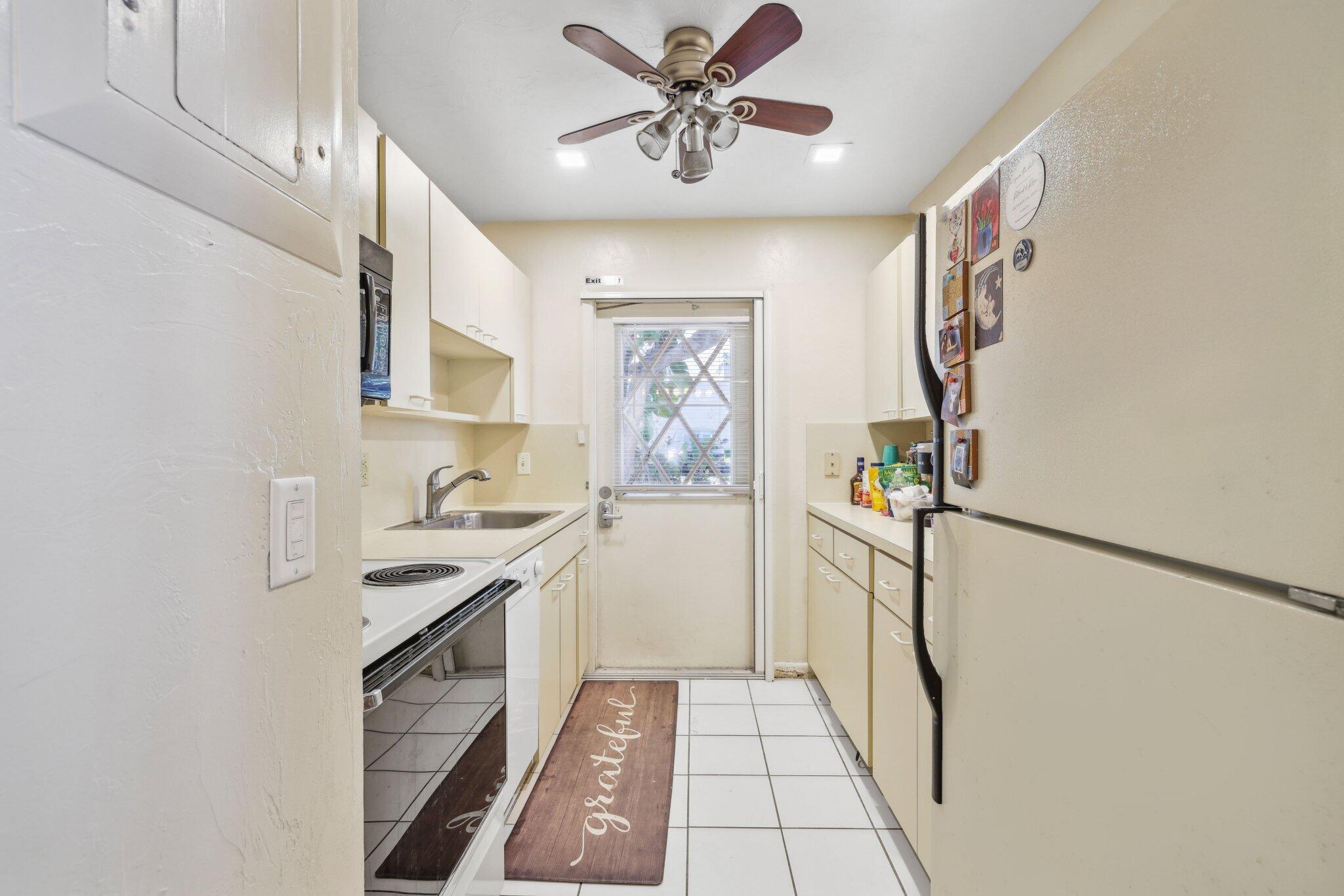 800 Tropic Boulevard