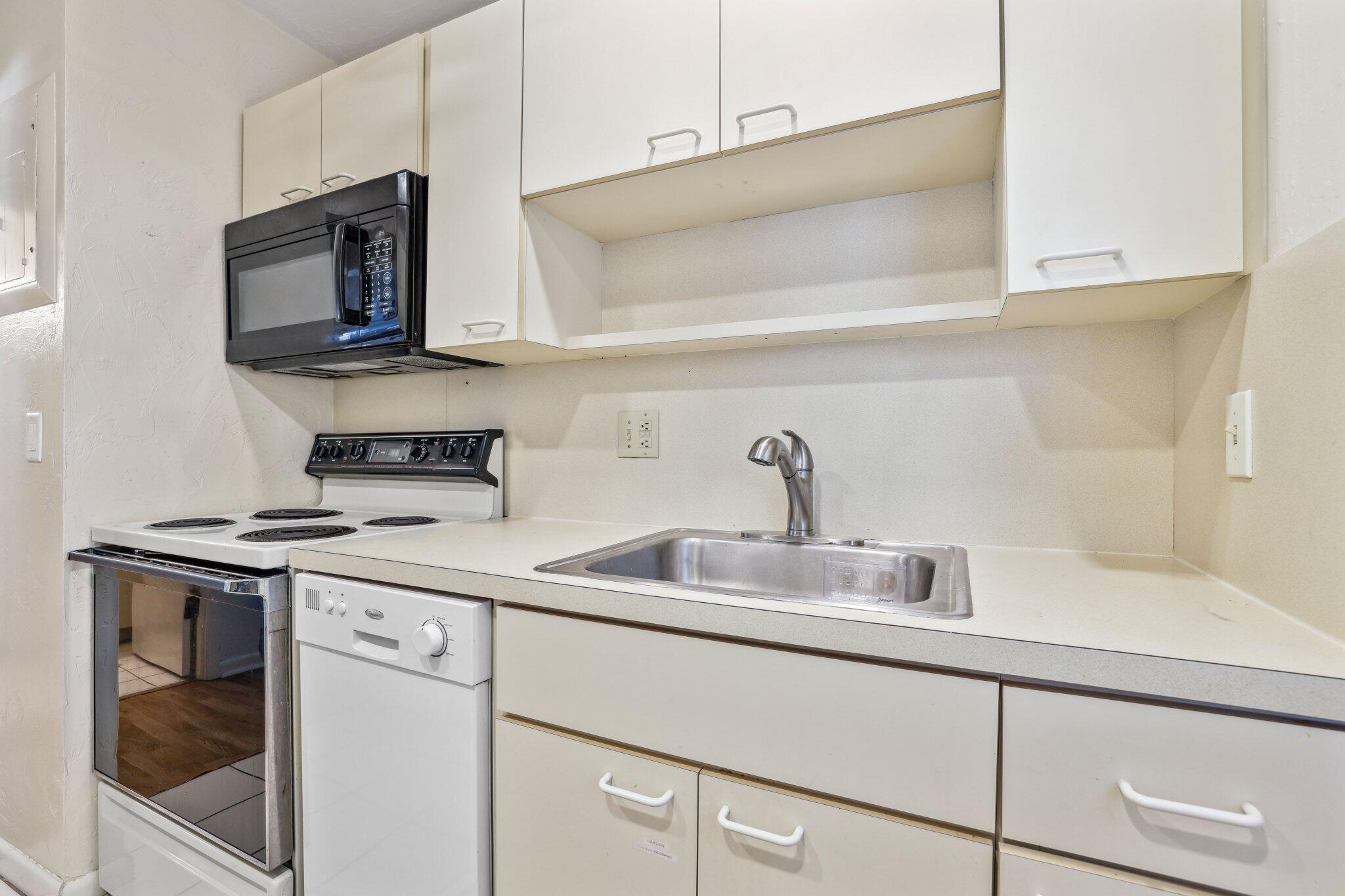 800 Tropic Boulevard