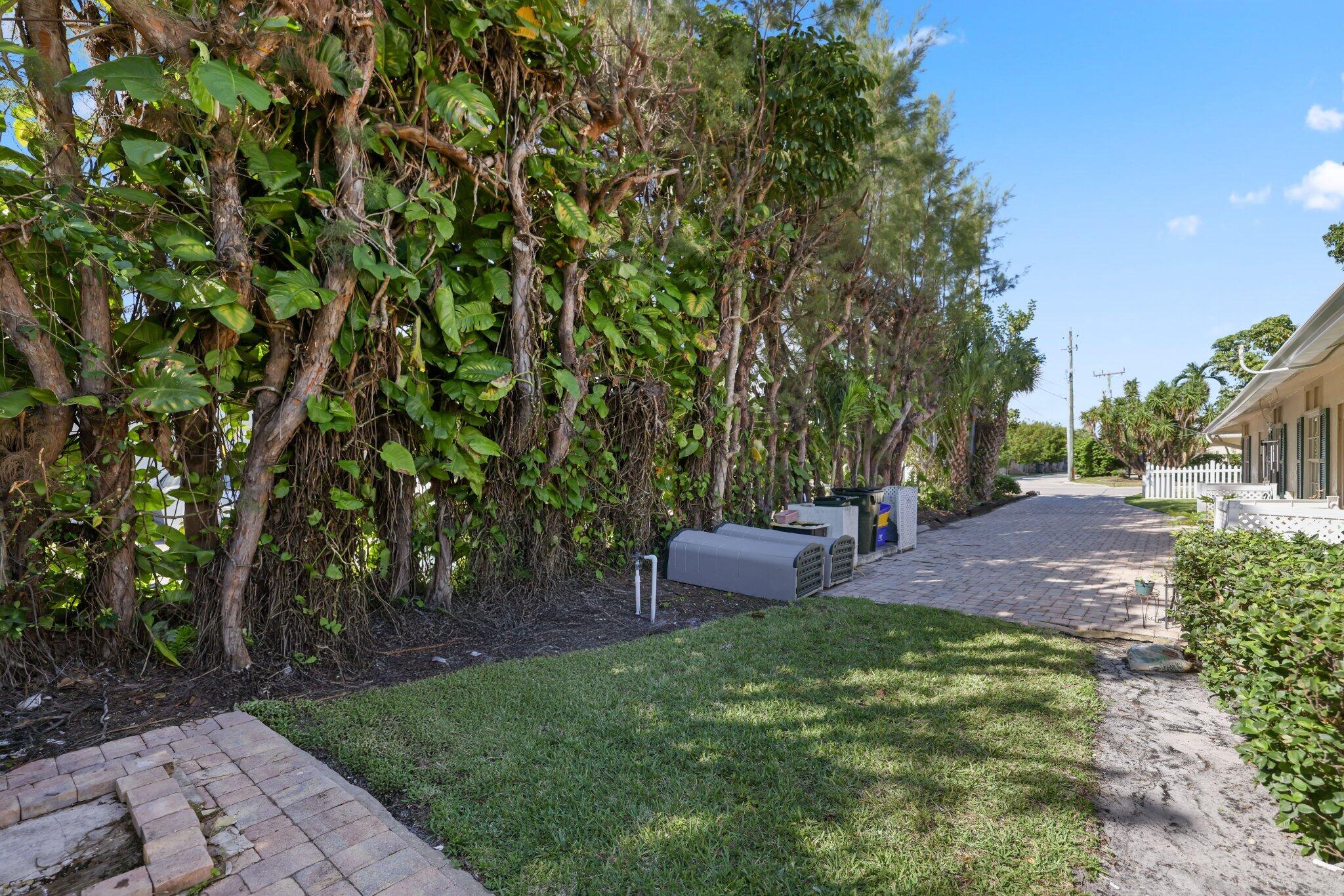 800 Tropic Boulevard