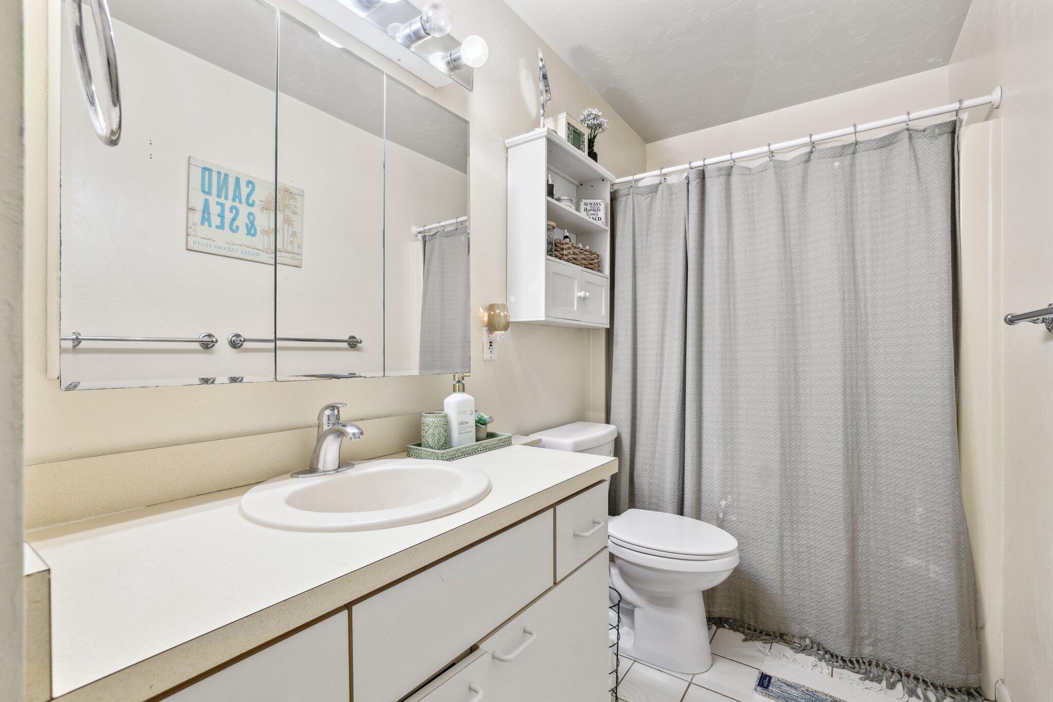 800 Tropic Boulevard