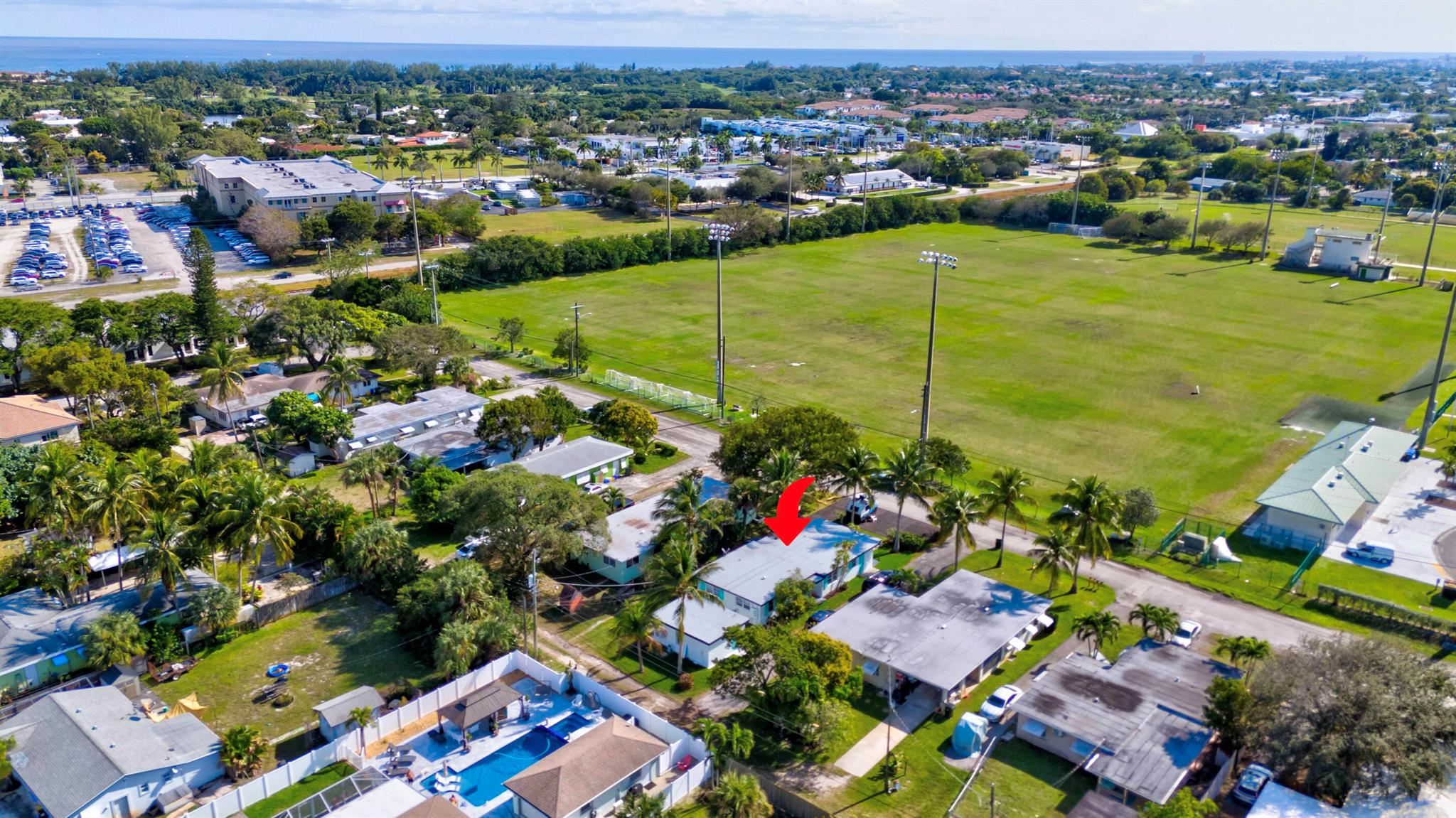 323 De Carie Street 1