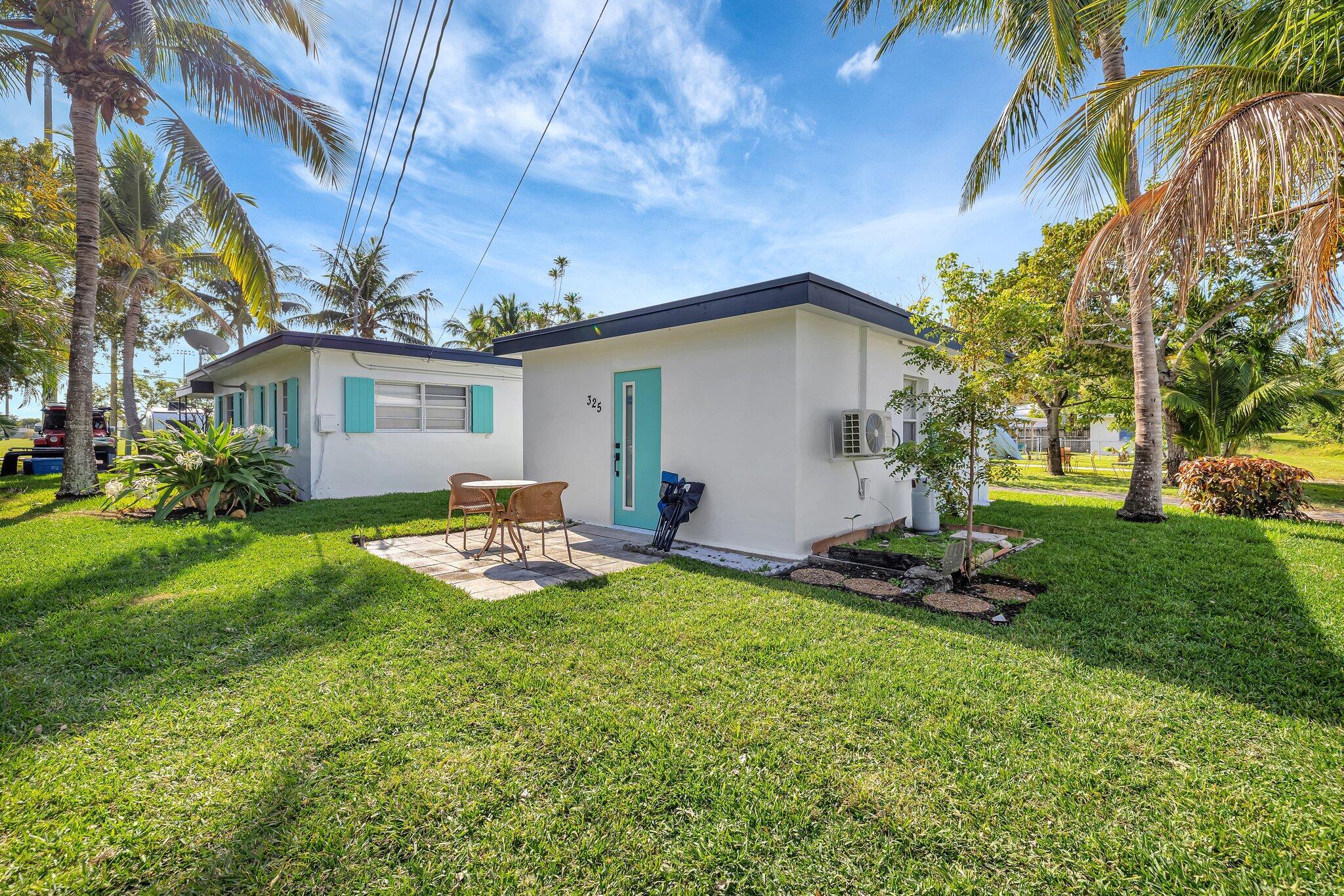 323 De Carie Street 1