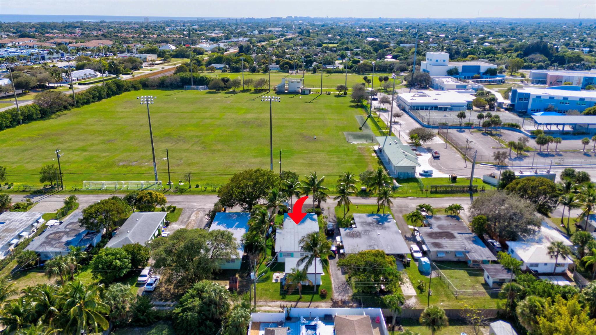 323 De Carie Street 1