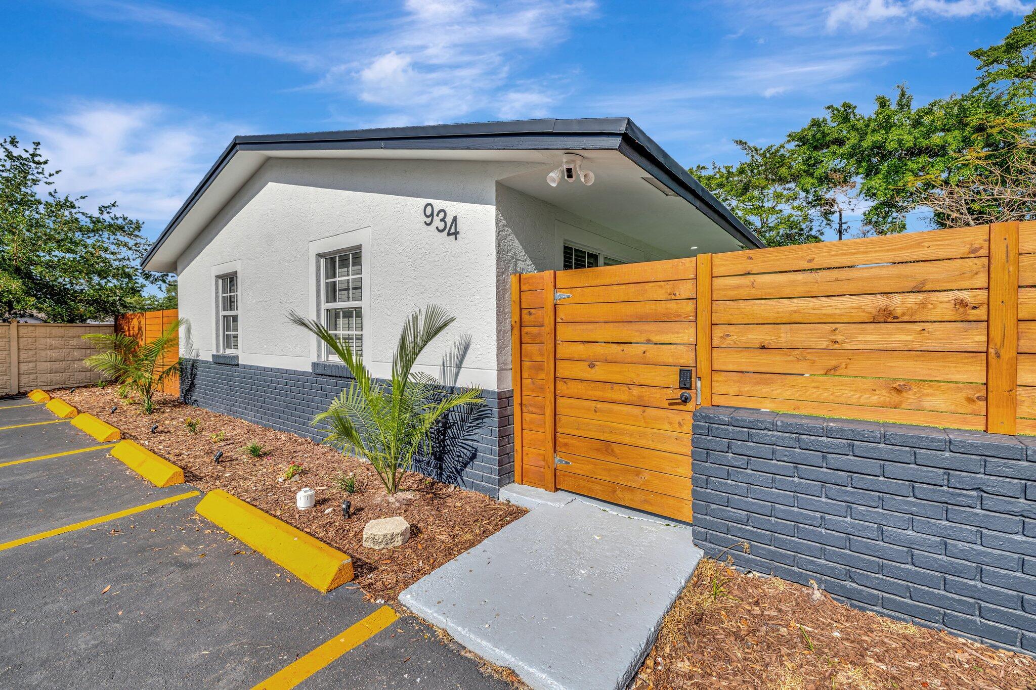 934 NW 4th Avenue 1