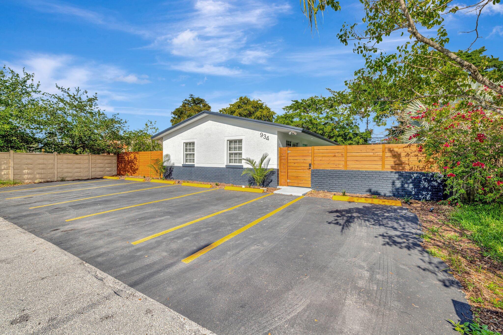934 NW 4th Avenue 1