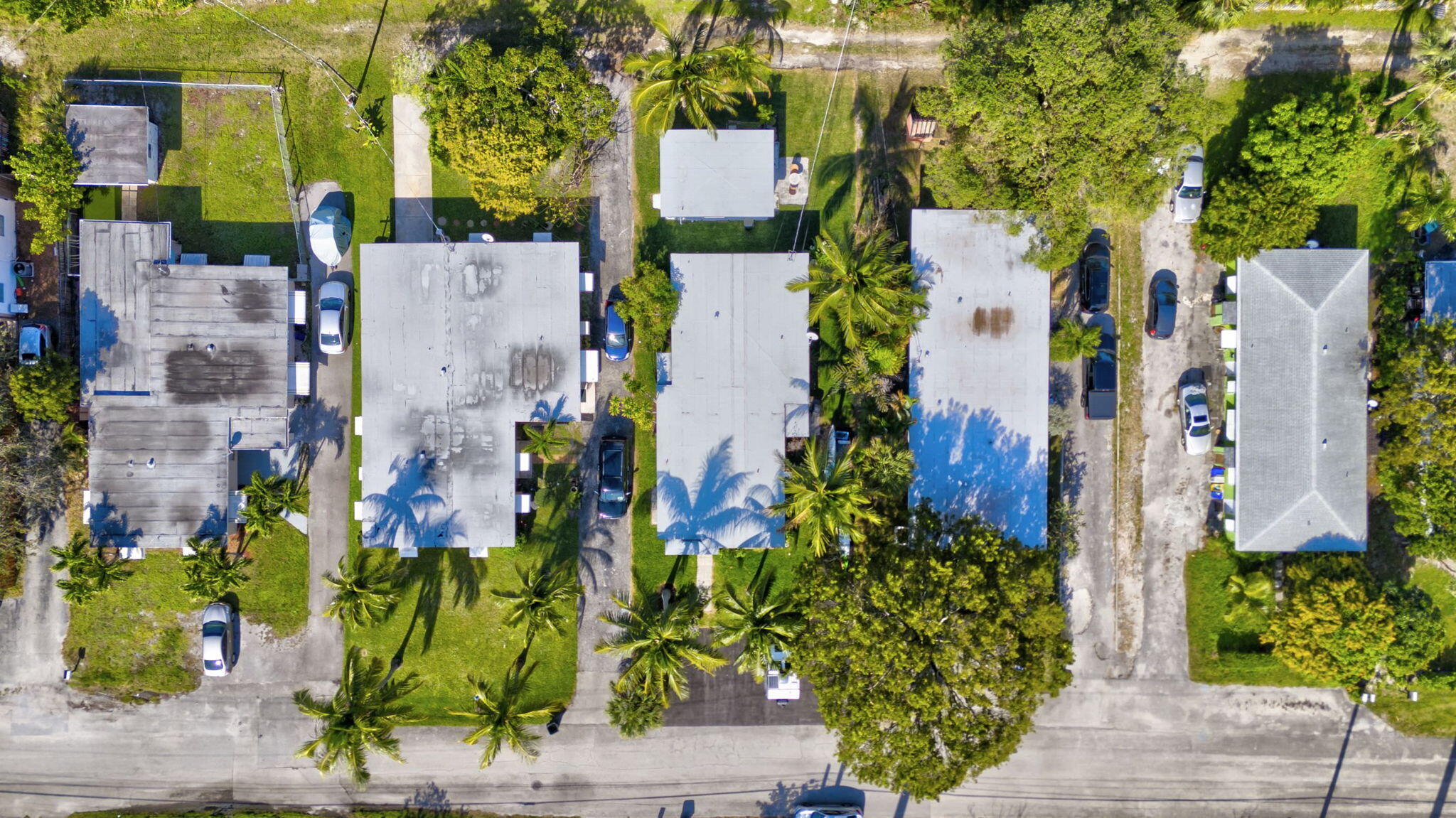 325 E Decarie Street