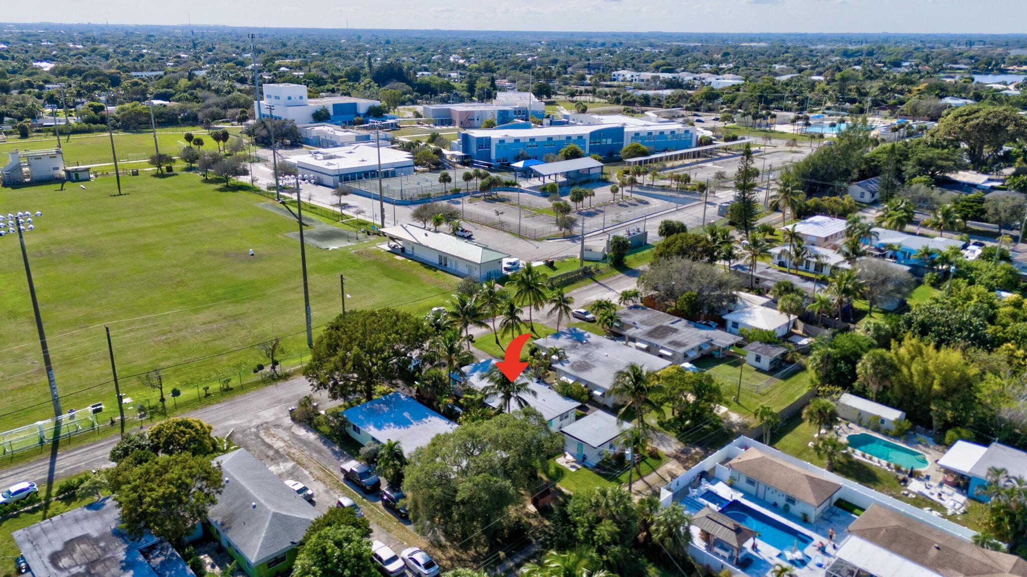 325 E Decarie Street