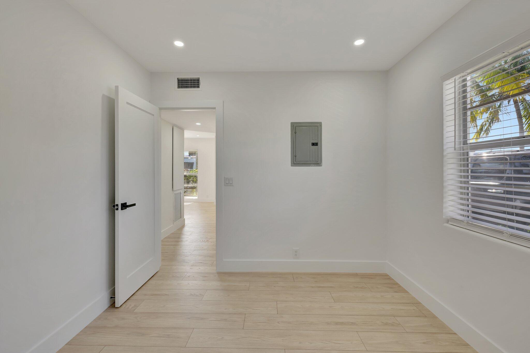 325 E Decarie Street