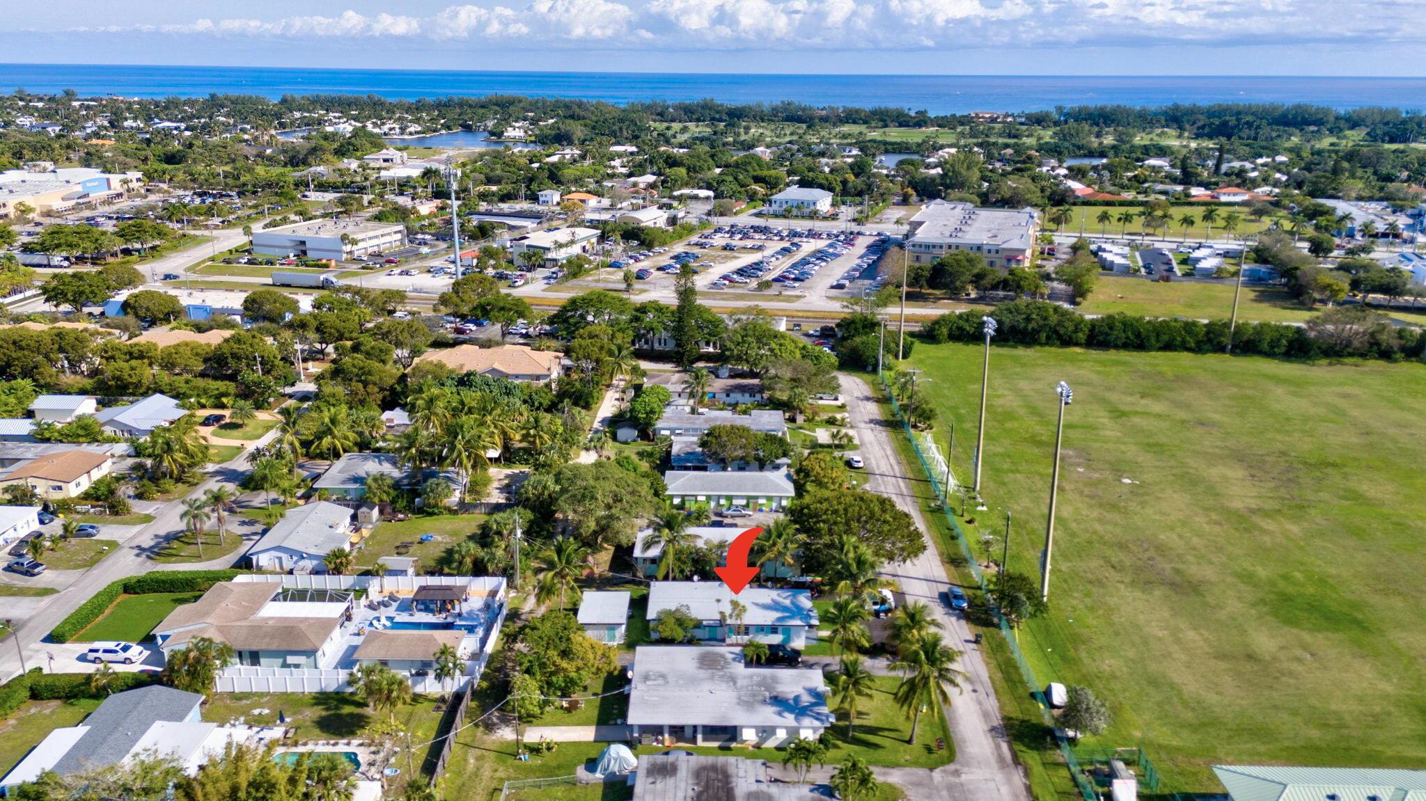 325 E Decarie Street